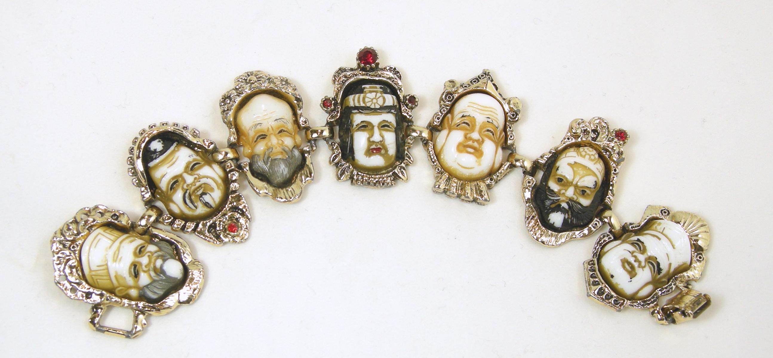 Vintage Famous Selro Gods Bracelet & Earrings In Good Condition For Sale In New York, NY