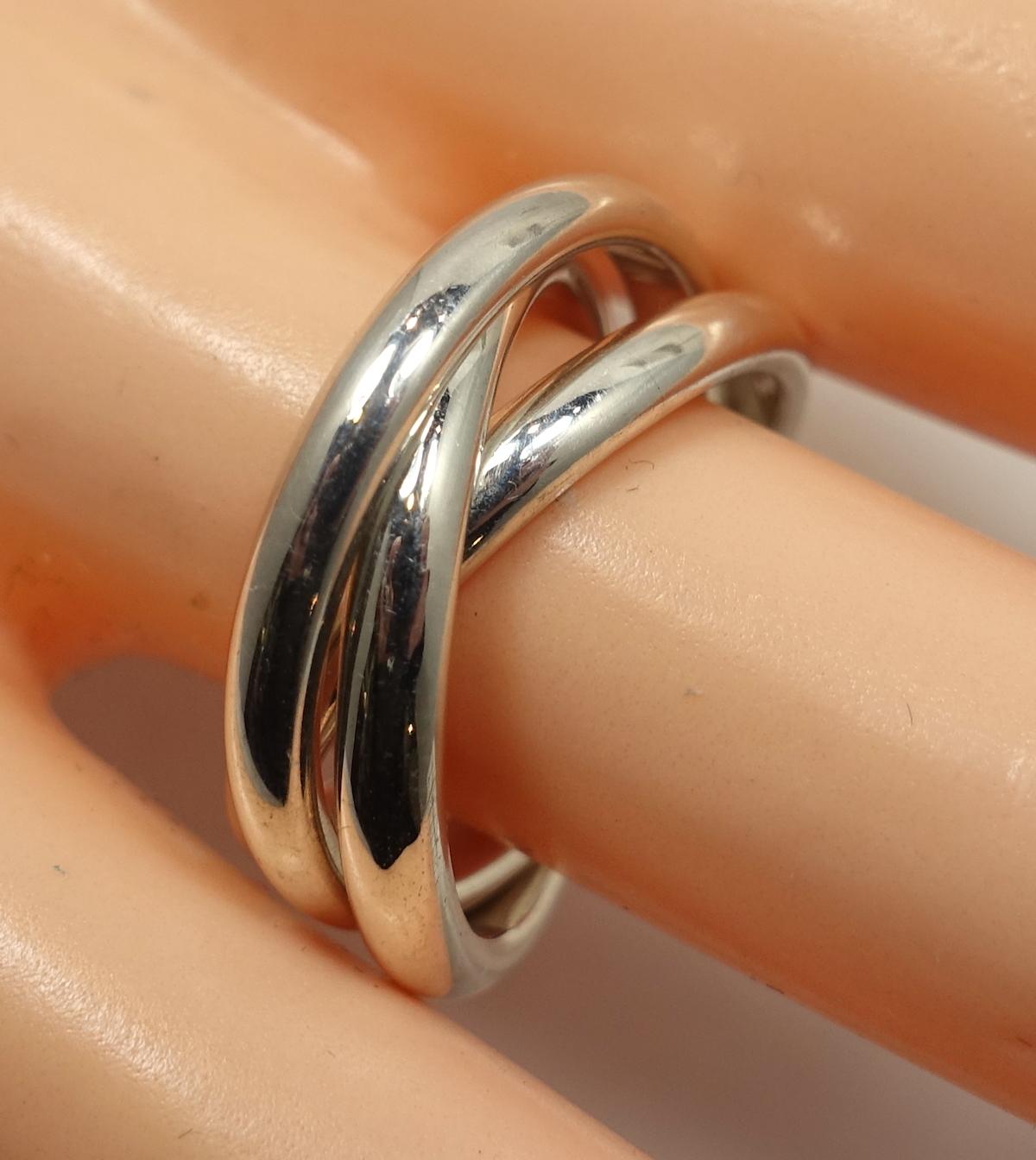 Women's or Men's Vintage Famous Signed Tiffany Sterling Silver Triple Crossover Ring, Size 6 For Sale