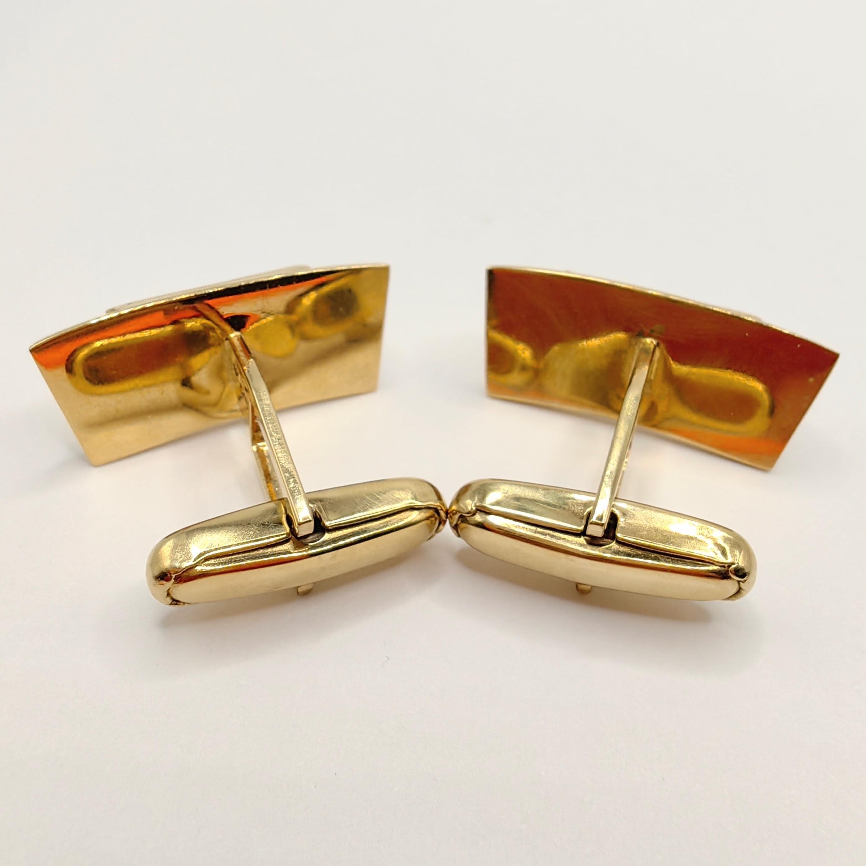 Contemporary Vintage Fan Shape Cufflinks in 18K Yellow & White Two-tone Gold For Sale
