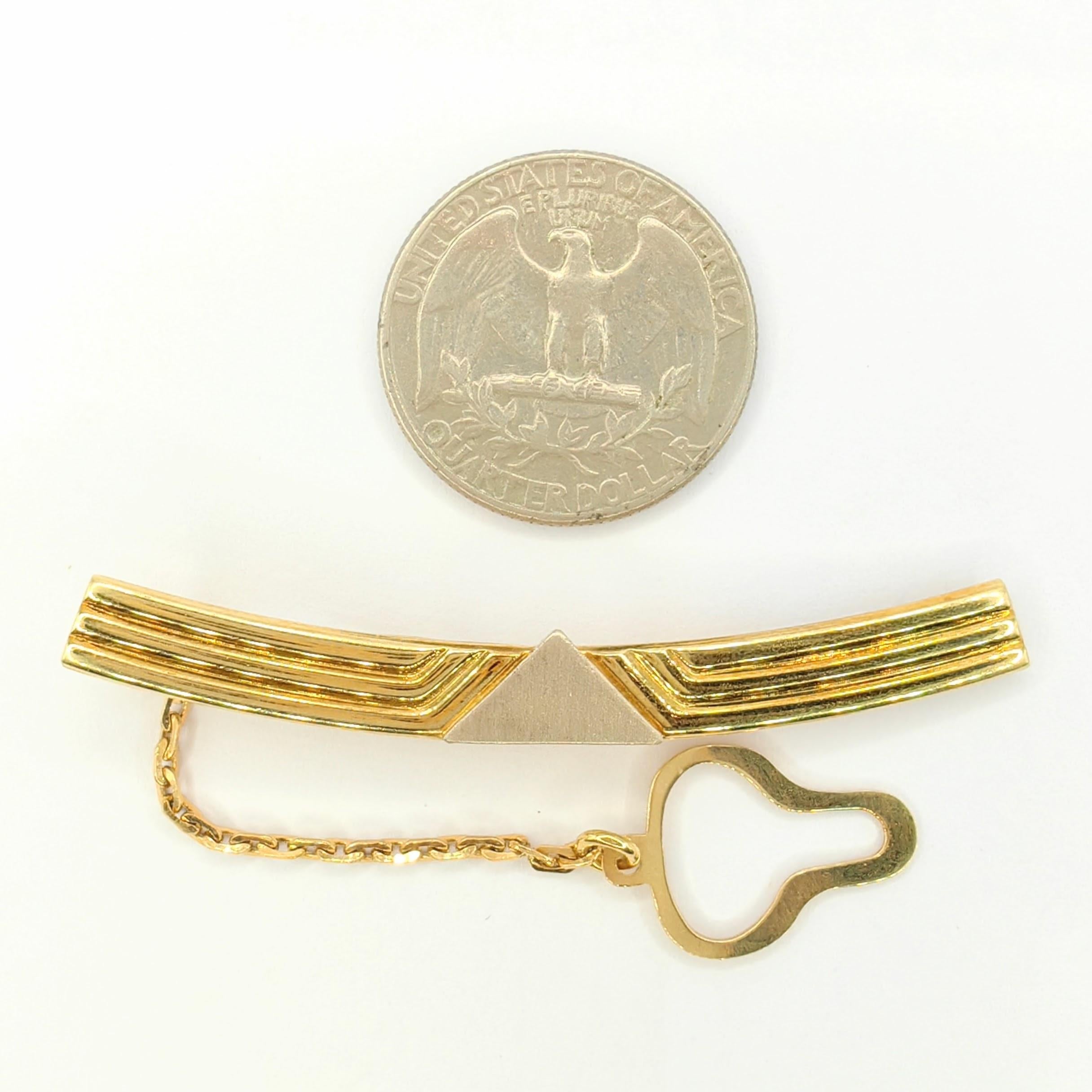 Vintage Fan Shape Tie Clip With Chain in 18K Yellow & White Two-tone Gold For Sale 5