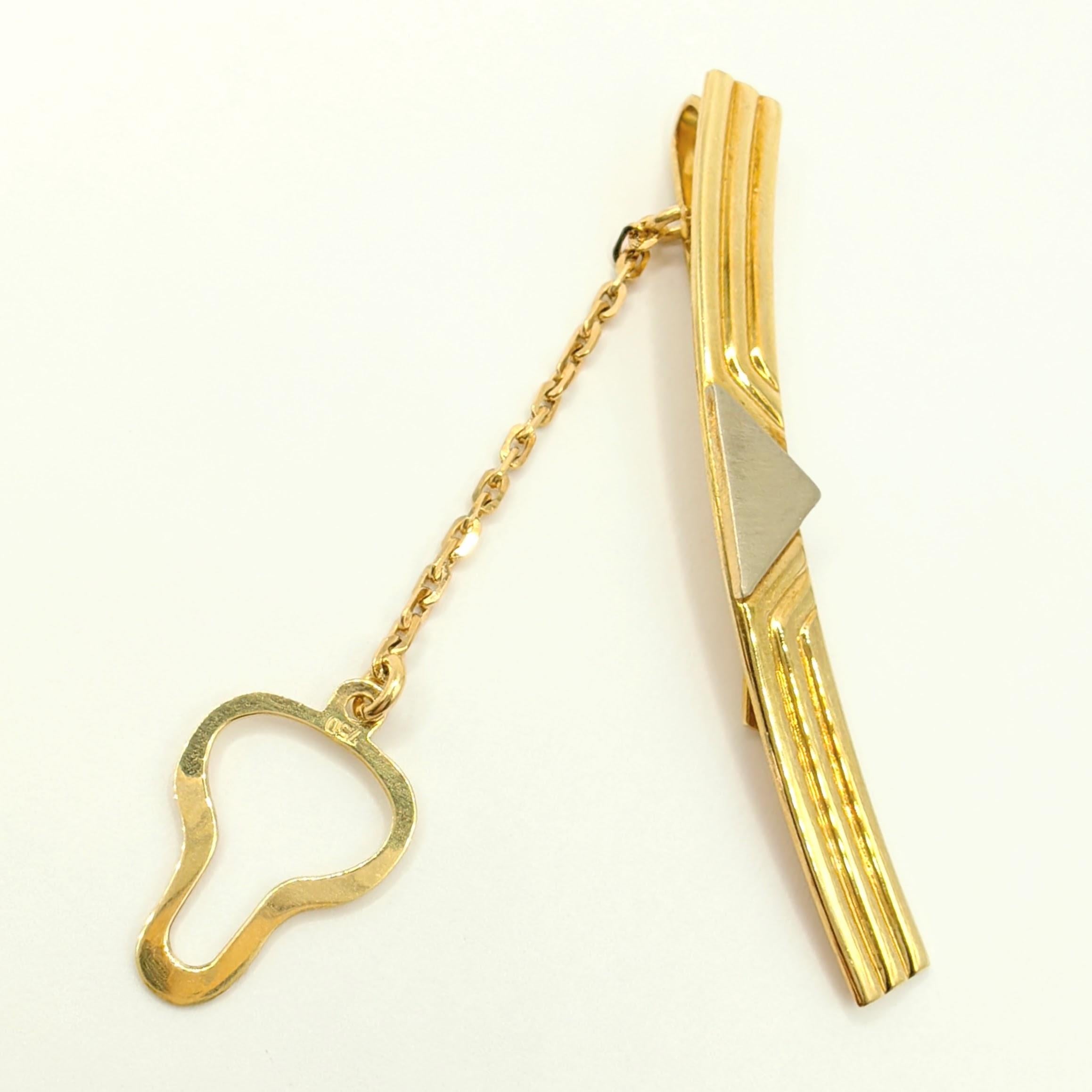 Vintage Fan Shape Tie Clip With Chain in 18K Yellow & White Two-tone Gold For Sale 2