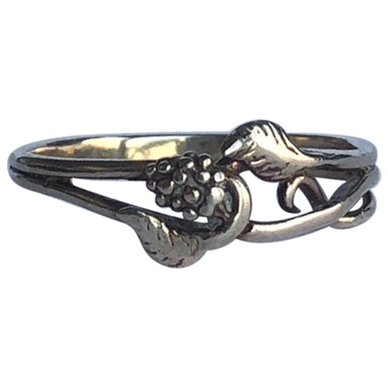 Anillo ornamentado vintage de oro de 9 quilates