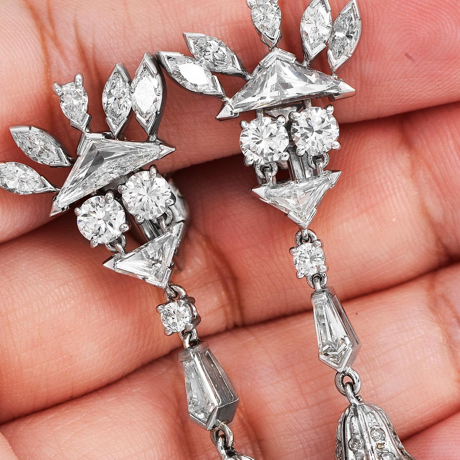Rétro Clips d'oreilles vintage à clips géométriques en platine avec perles Akoya et diamants taille fantaisie en vente