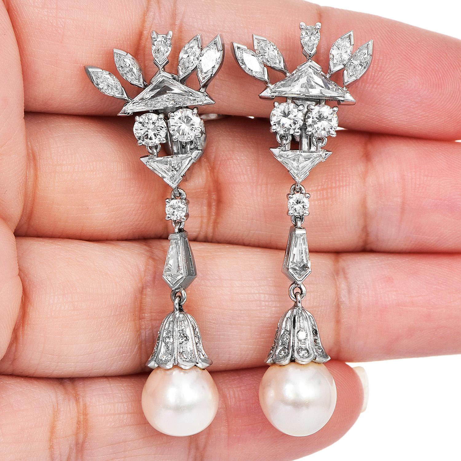 Clips d'oreilles vintage à clips géométriques en platine avec perles Akoya et diamants taille fantaisie Pour femmes en vente