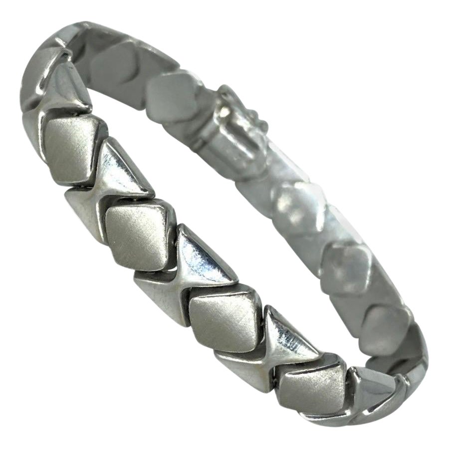 Bracelet vintage fantaisie géométrique à maillons en or blanc 14 carats, finition satinée, Italie en vente