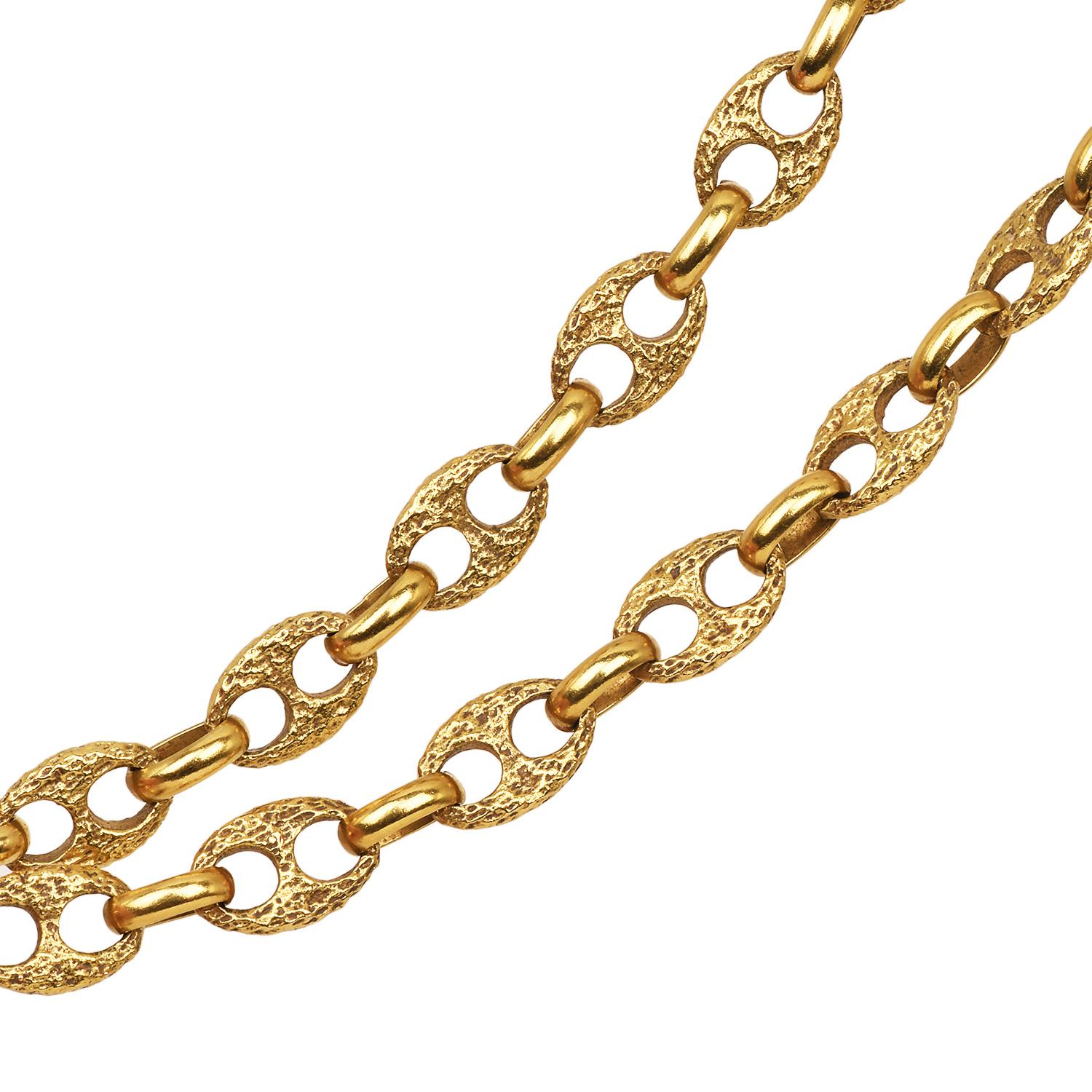Vintage Fancy Guchi Link-Textured 18K Yellow Gold Necklace For Sale 1
