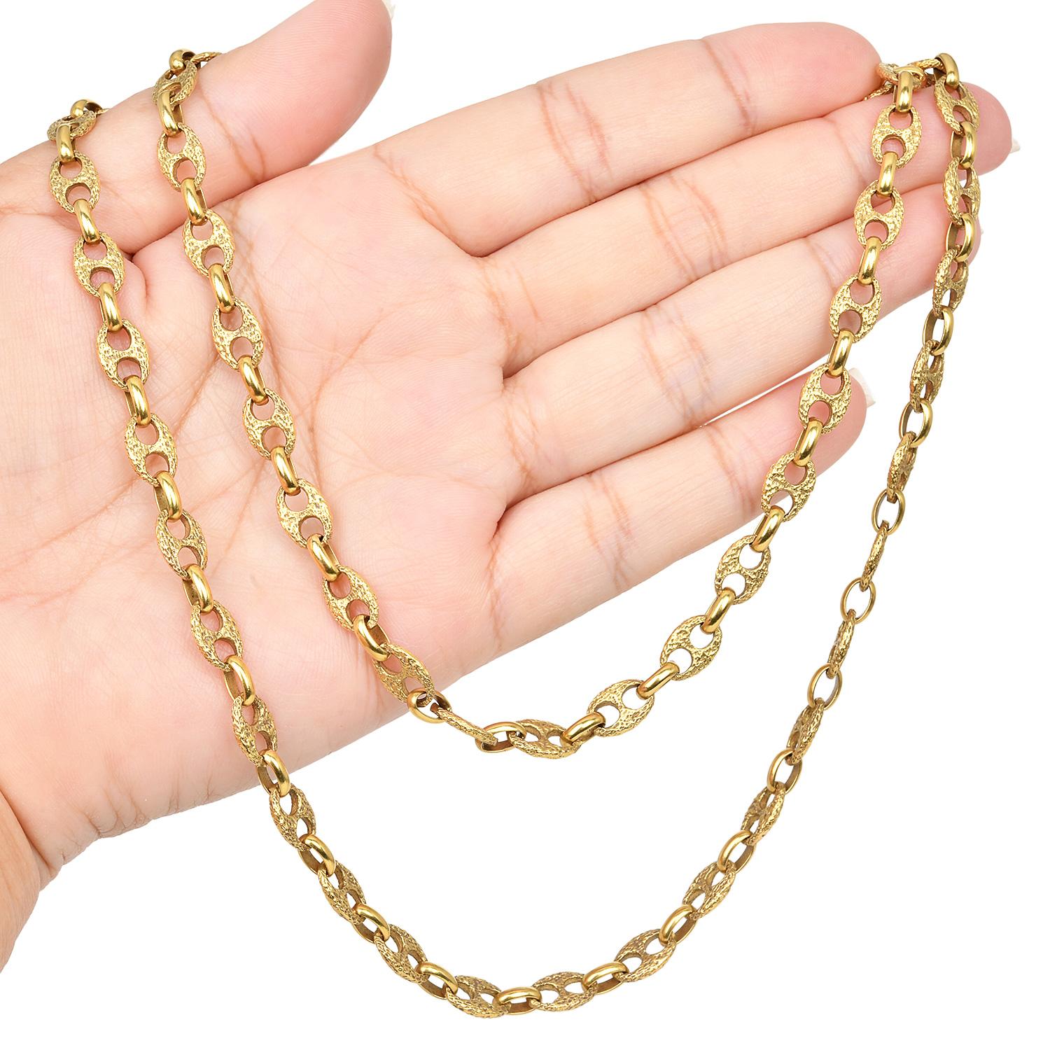Vintage Fancy Guchi Link-Textured 18K Yellow Gold Necklace For Sale 3