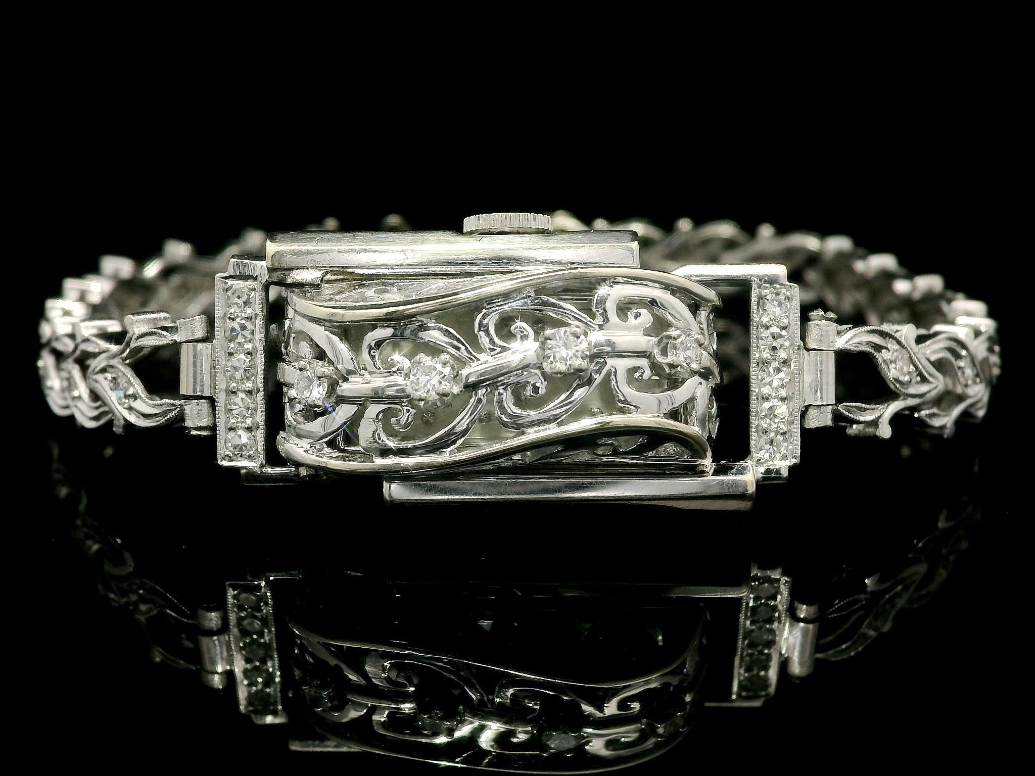 MATERIAL: 14k Weißgold 
Gesamthöhe des Gehäuses: 31,3 mm (1,2