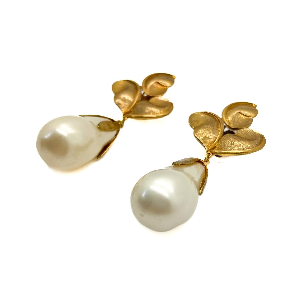 Women's or Men's Vintage Farah Lister Oversize Pearl Bomb Earrings 1980s For Sale