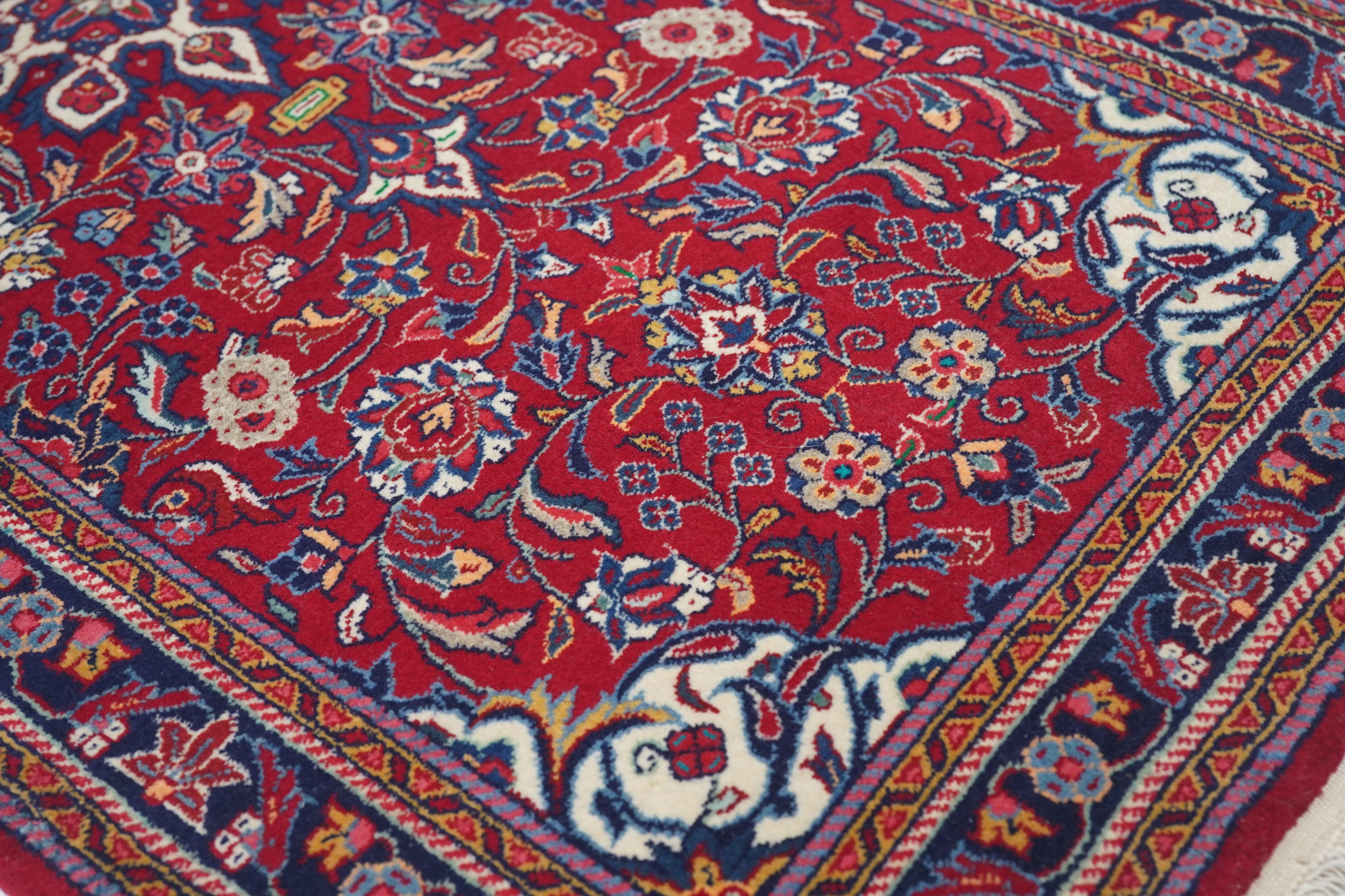Wool Fine Vintage Persian Sarouk Rug 2'3'' x 4'6'' For Sale