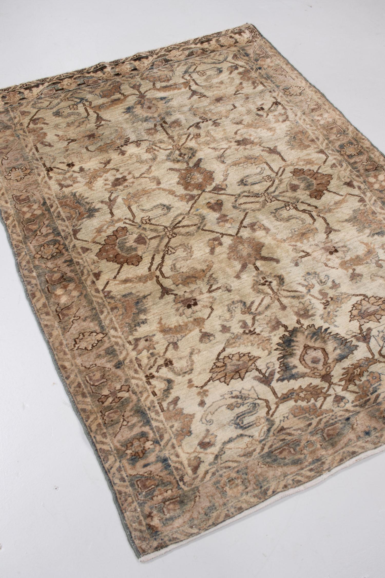 Vintage Farahan Rug For Sale 2