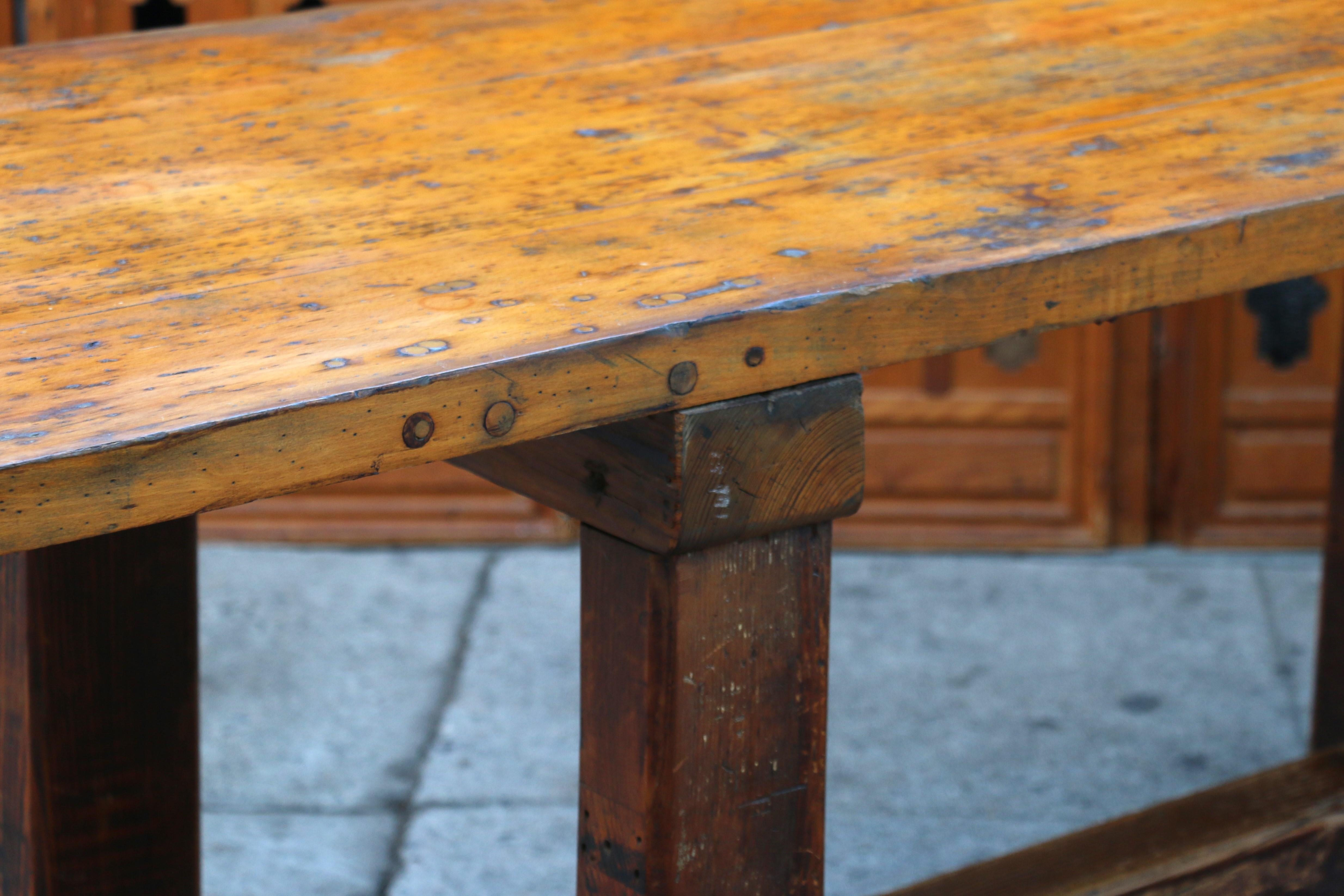 Tavolo in legno massiccio da fattoria vintage, anni '30 in vendita 3