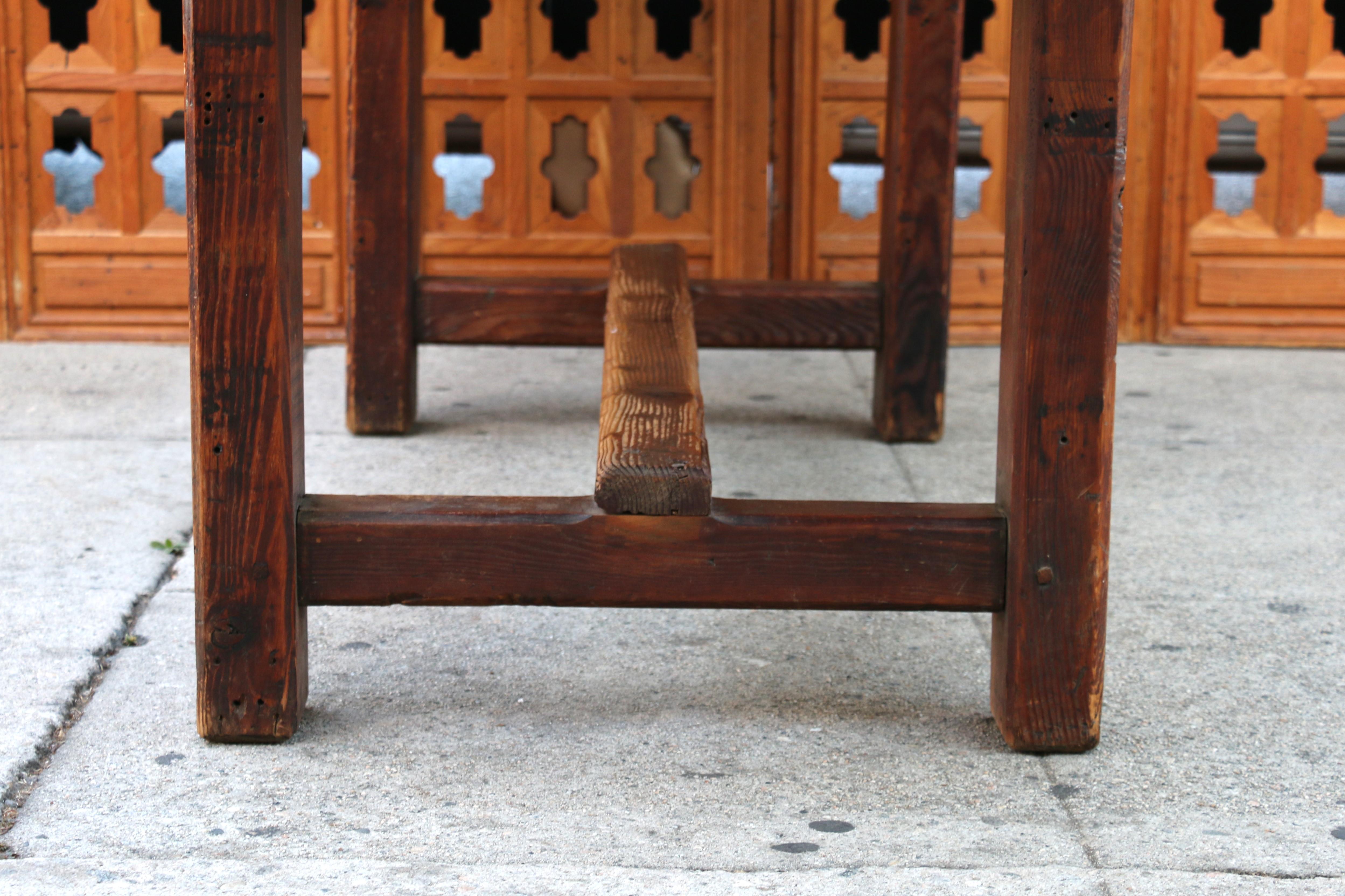 Tavolo in legno massiccio da fattoria vintage, anni '30 in vendita 10