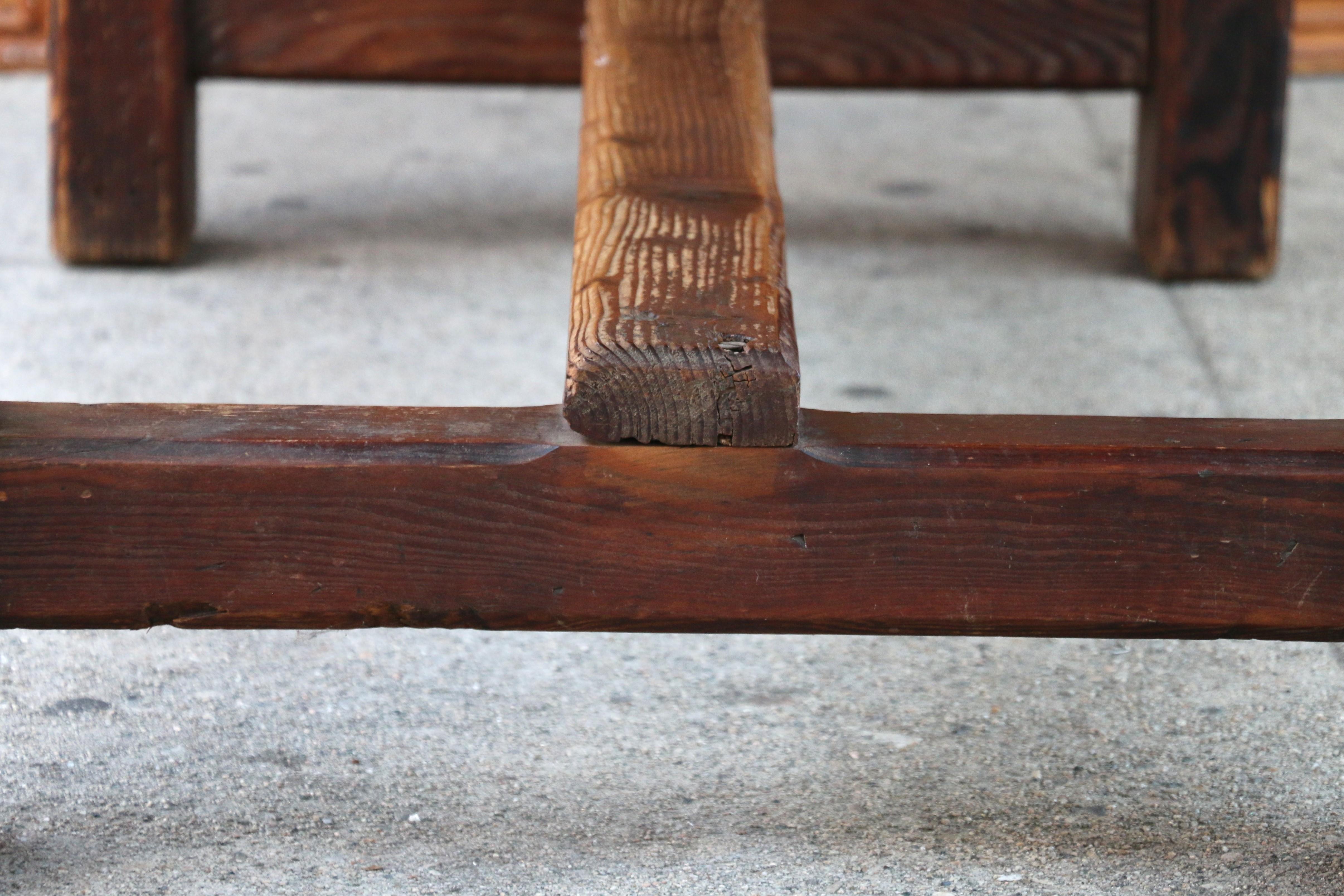 Tavolo in legno massiccio da fattoria vintage, anni '30 in vendita 11