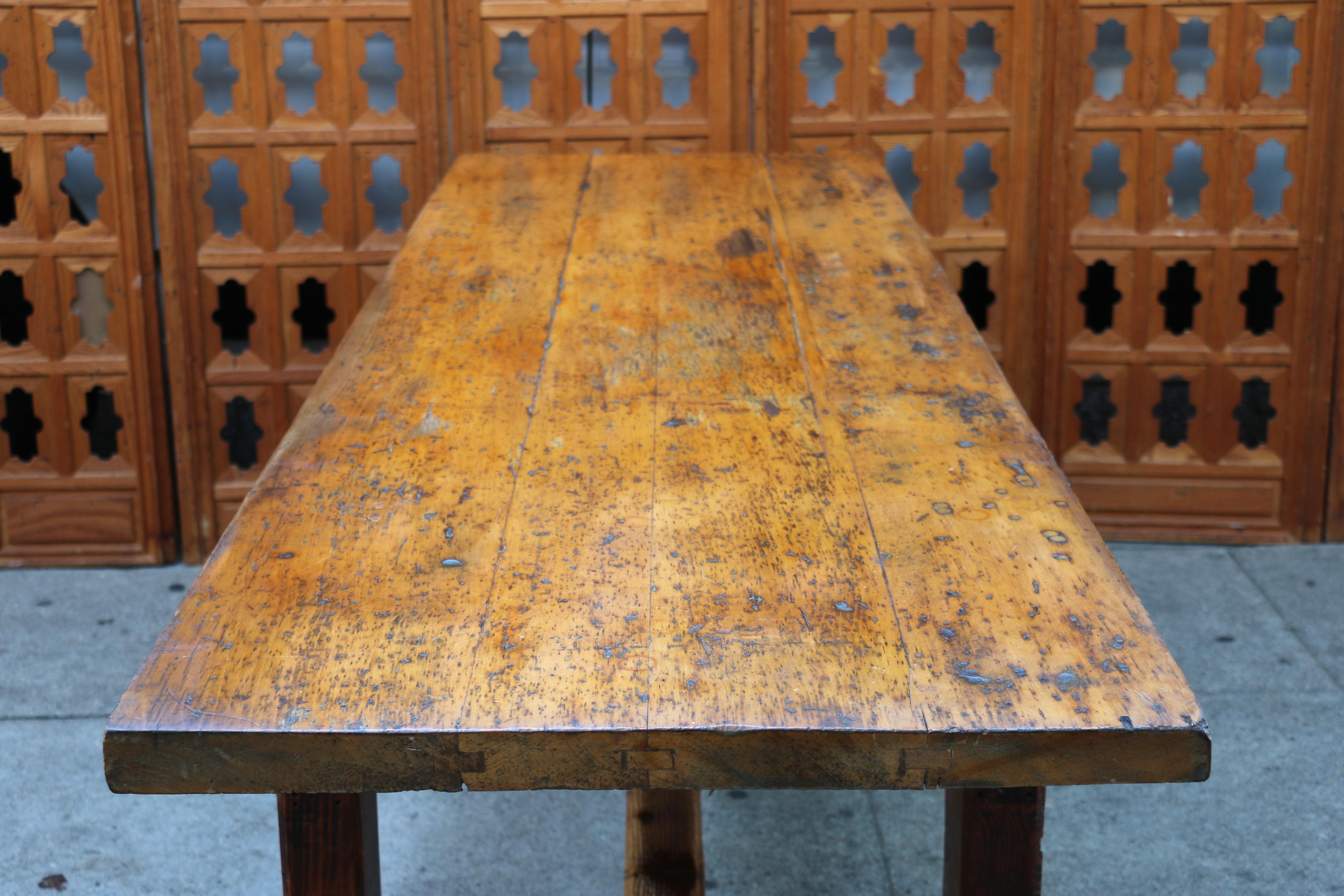 Tavolo in legno massiccio da fattoria vintage, anni '30 in vendita 1