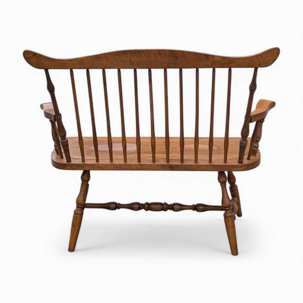 Vintage Farmhouse Spindle Back Wooden Bench, Rustic Charm, USA, c. 1980s en vente 3