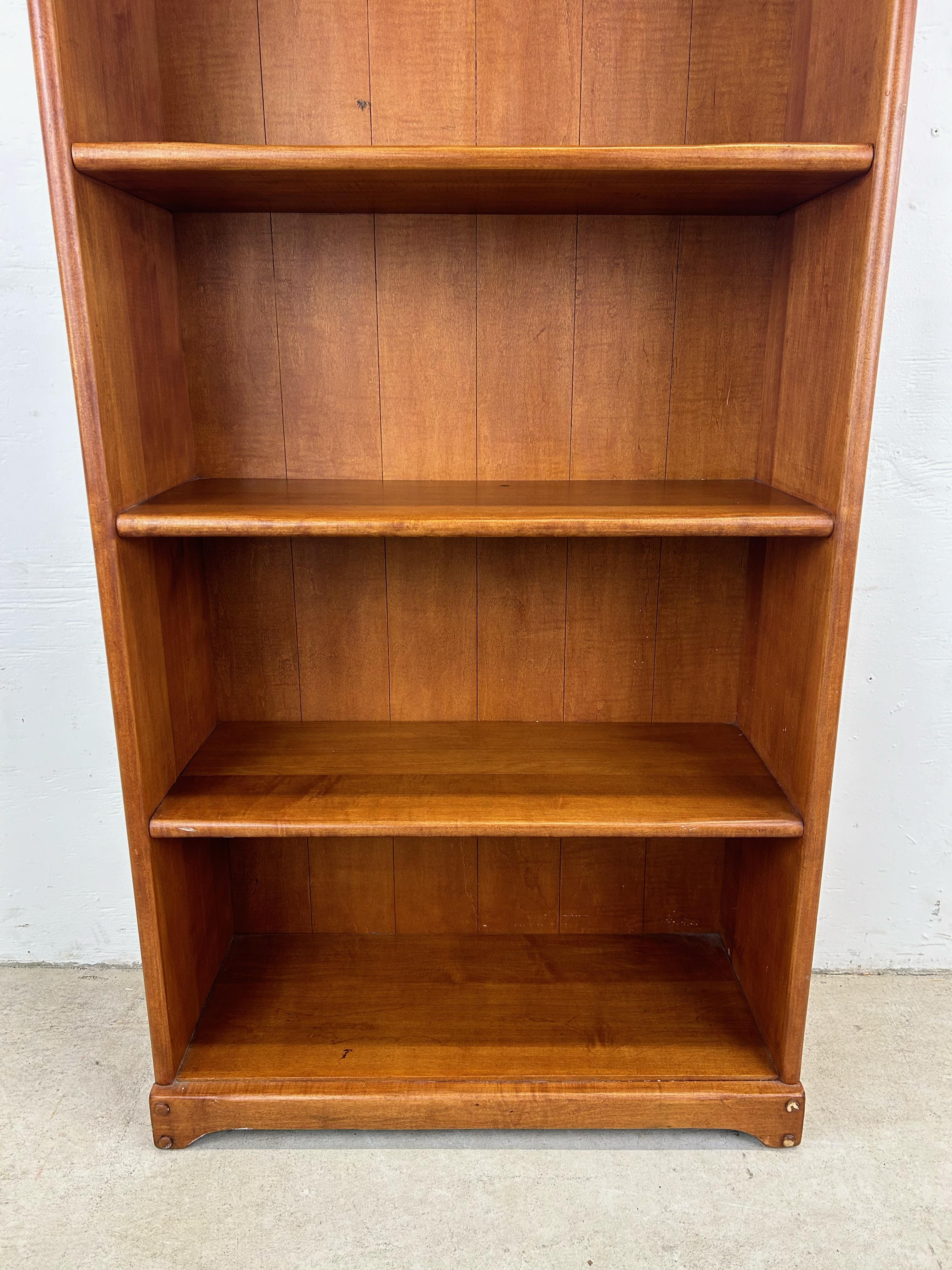 Vintage Farmhouse Style Bookcase with 4 Shelves In Good Condition For Sale In Freehold, NJ