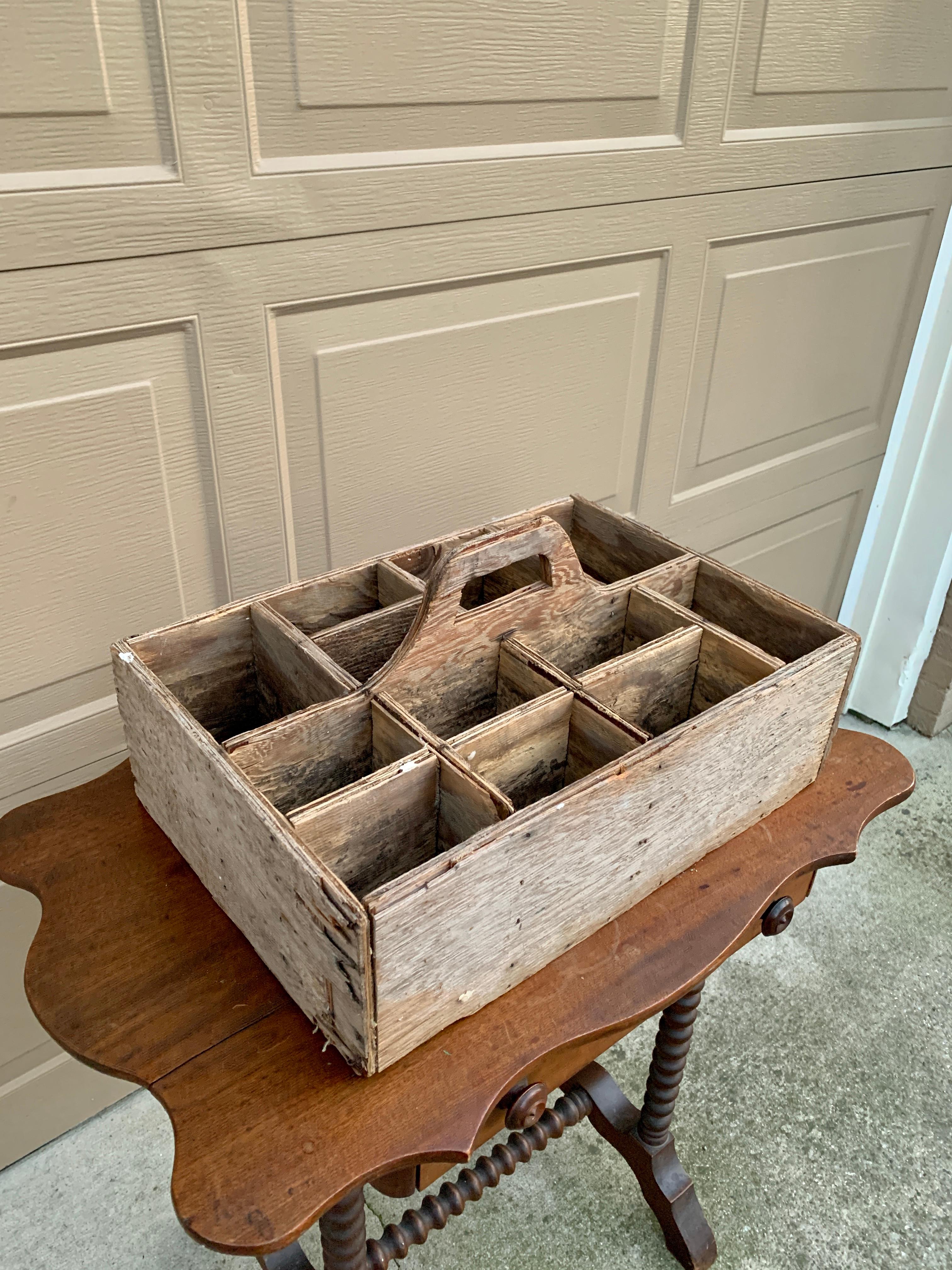 Vintage Farmhouse Wooden Toolbox Trug In Good Condition For Sale In Elkhart, IN