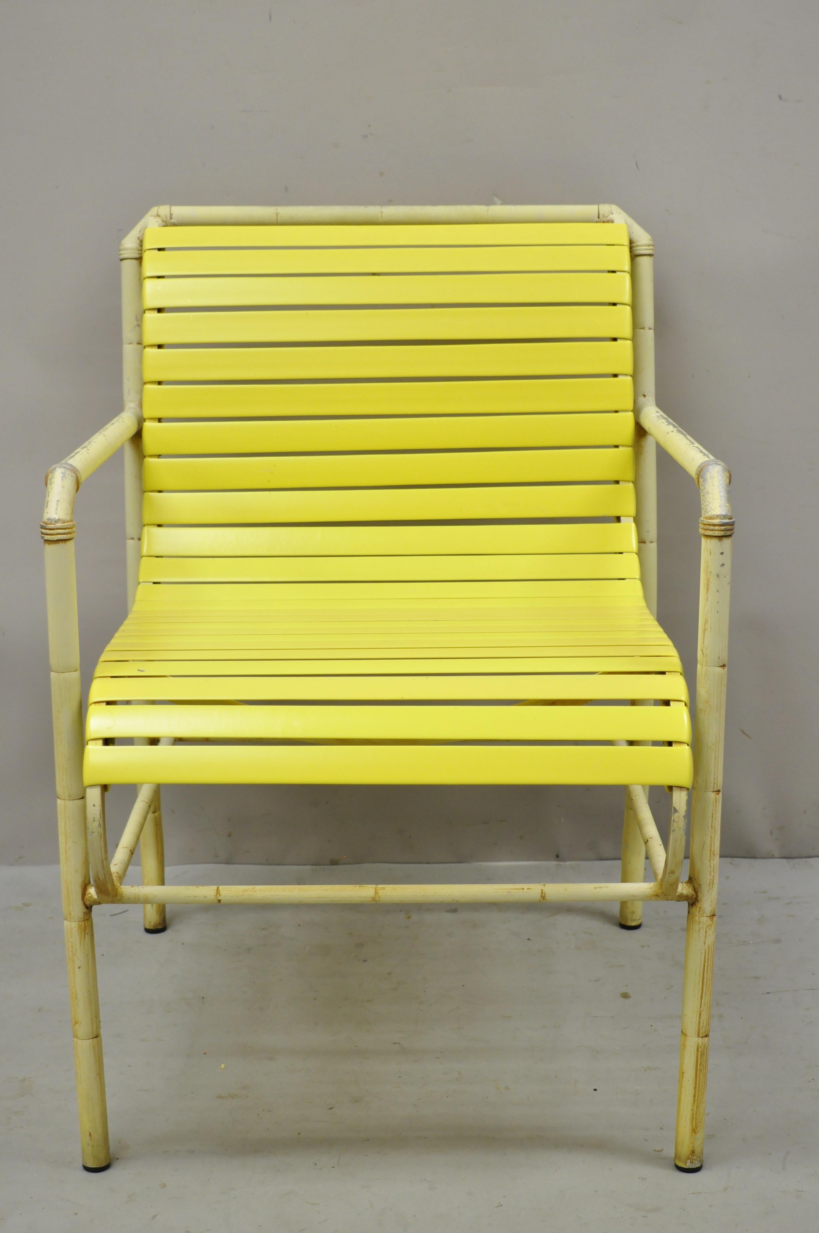 Nord-américain Chaises de salle à manger vintage en faux bambou, aluminium jaune, Hauser Pool, set de 4 en vente