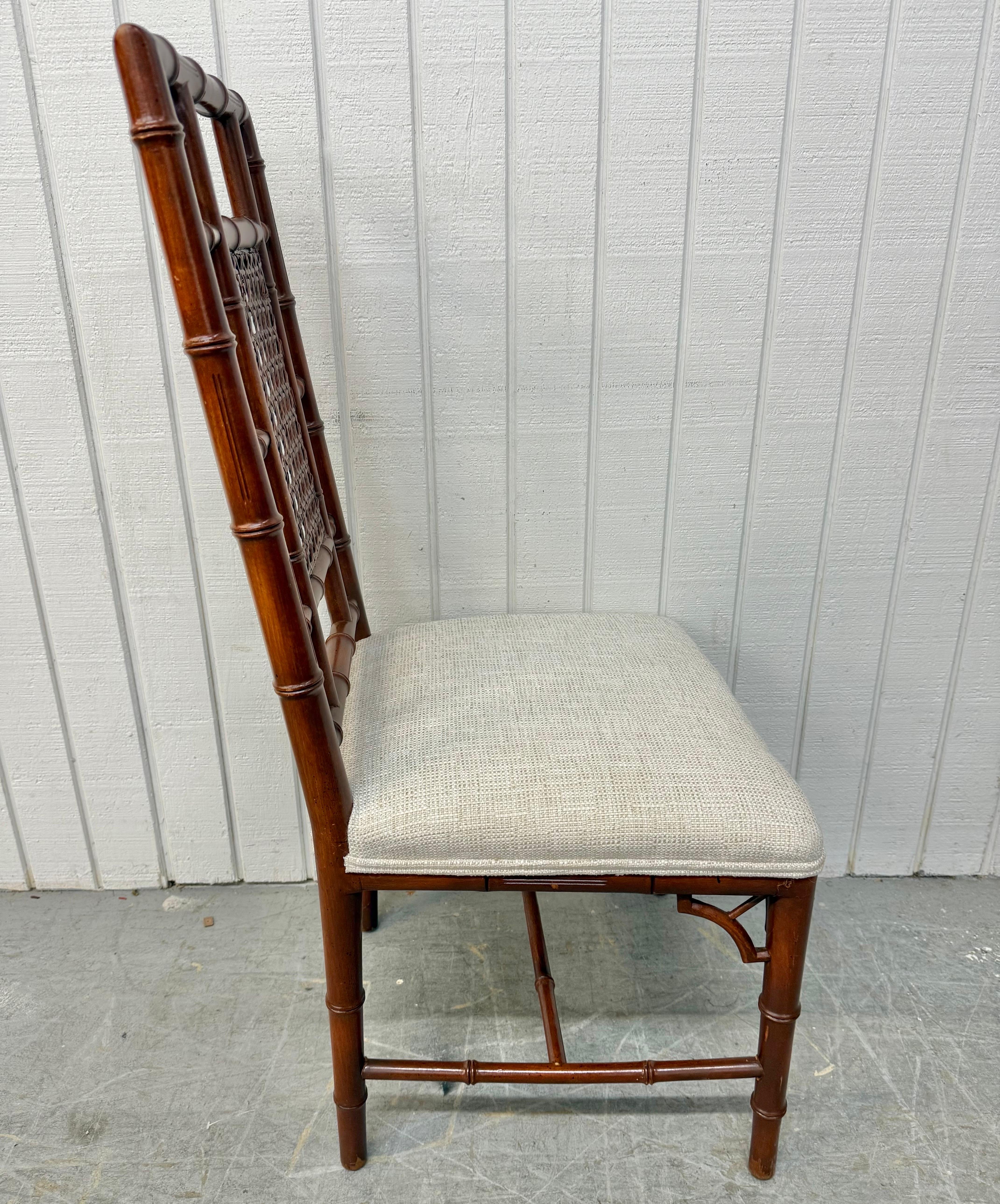 Tappezzeria Sedie da pranzo con schienale a canne in finto bambù vintage - Set di 6 in vendita