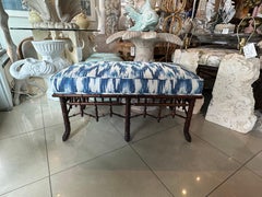 Panca imbottita d'epoca in finto bambù cinese Chippendale Chinoiserie