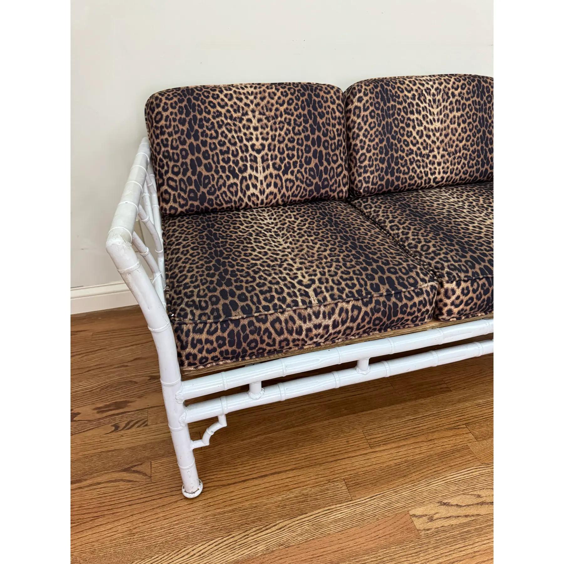 Métal Vintage Faux Bamboo Iron Chinoiserie Loveseat Settee With Leopard Print Cushions en vente