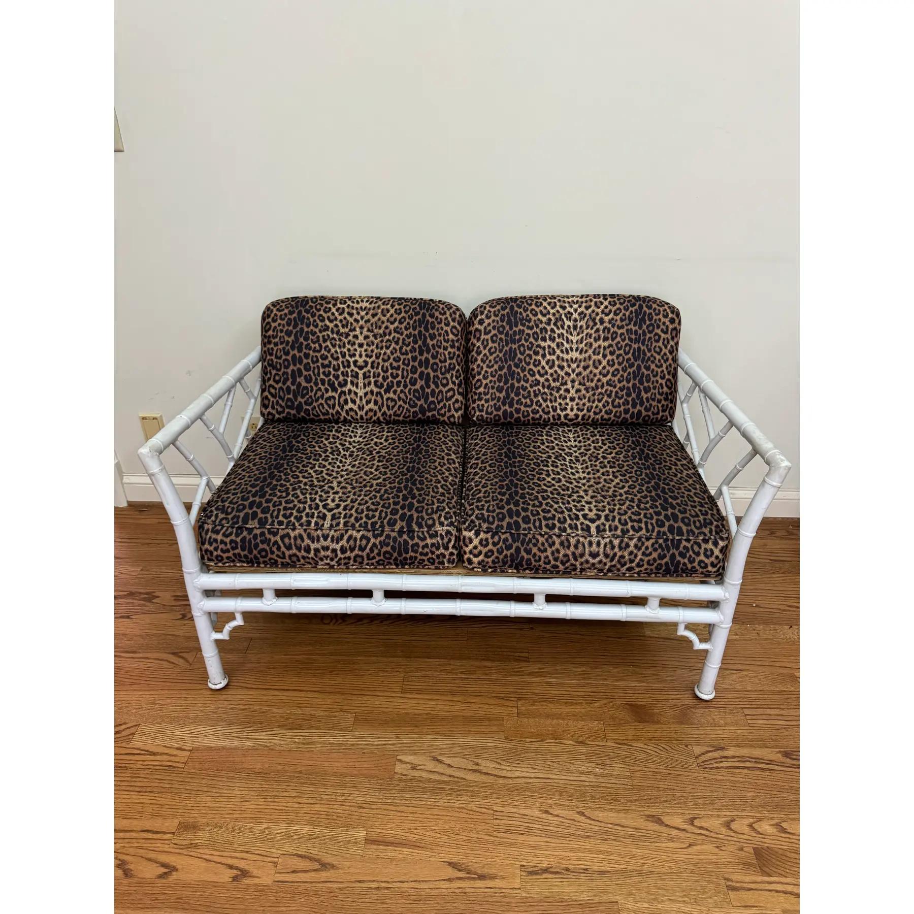 Vintage Faux Bamboo Iron Chinoiserie Loveseat Settee With Leopard Print Cushions en vente 1