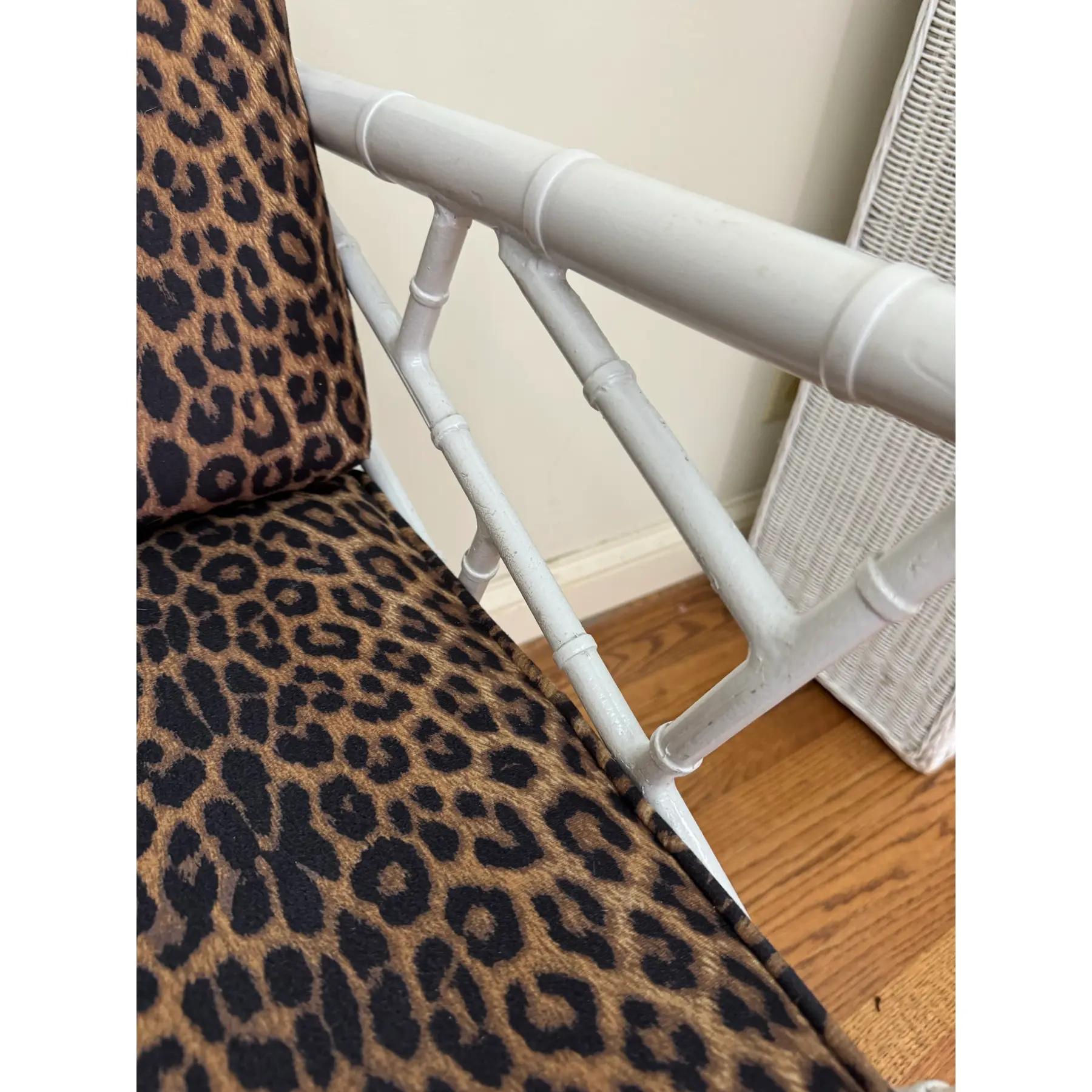 Vintage Faux Bamboo Iron Chinoiserie Loveseat Settee With Leopard Print Cushions en vente 3
