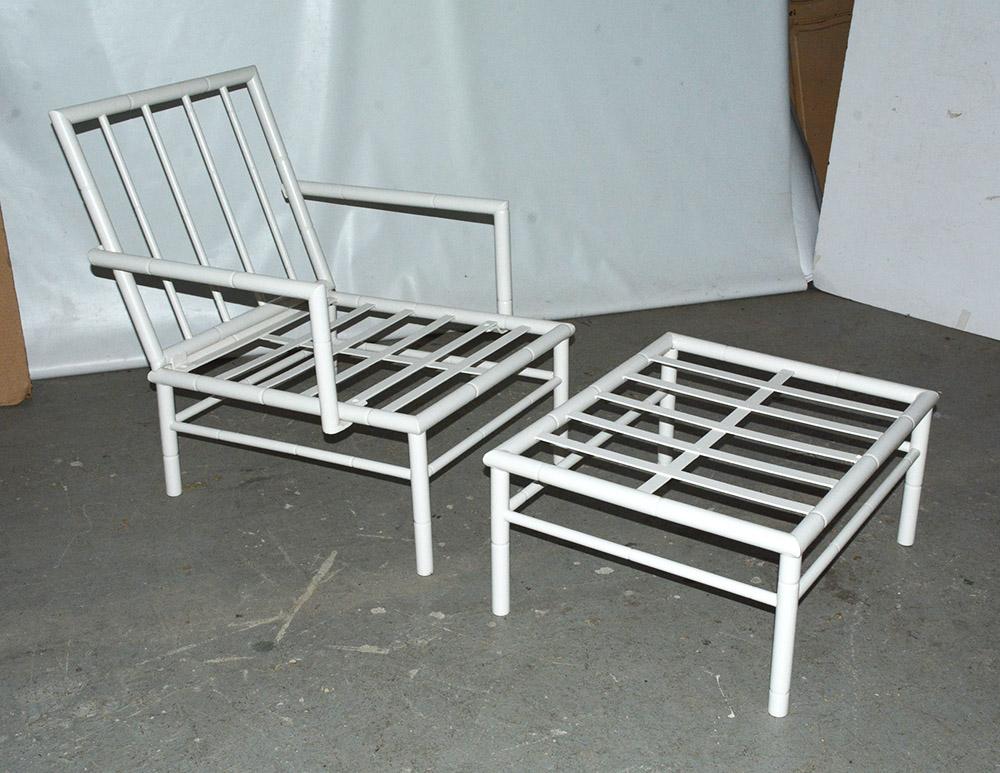 Wonderfully stylish painted faux bamboo lounge chair with ottoman. Great for garden, porch, patio or bedroom. Ready for your cushions.
Measures: Ottoman D 22.13