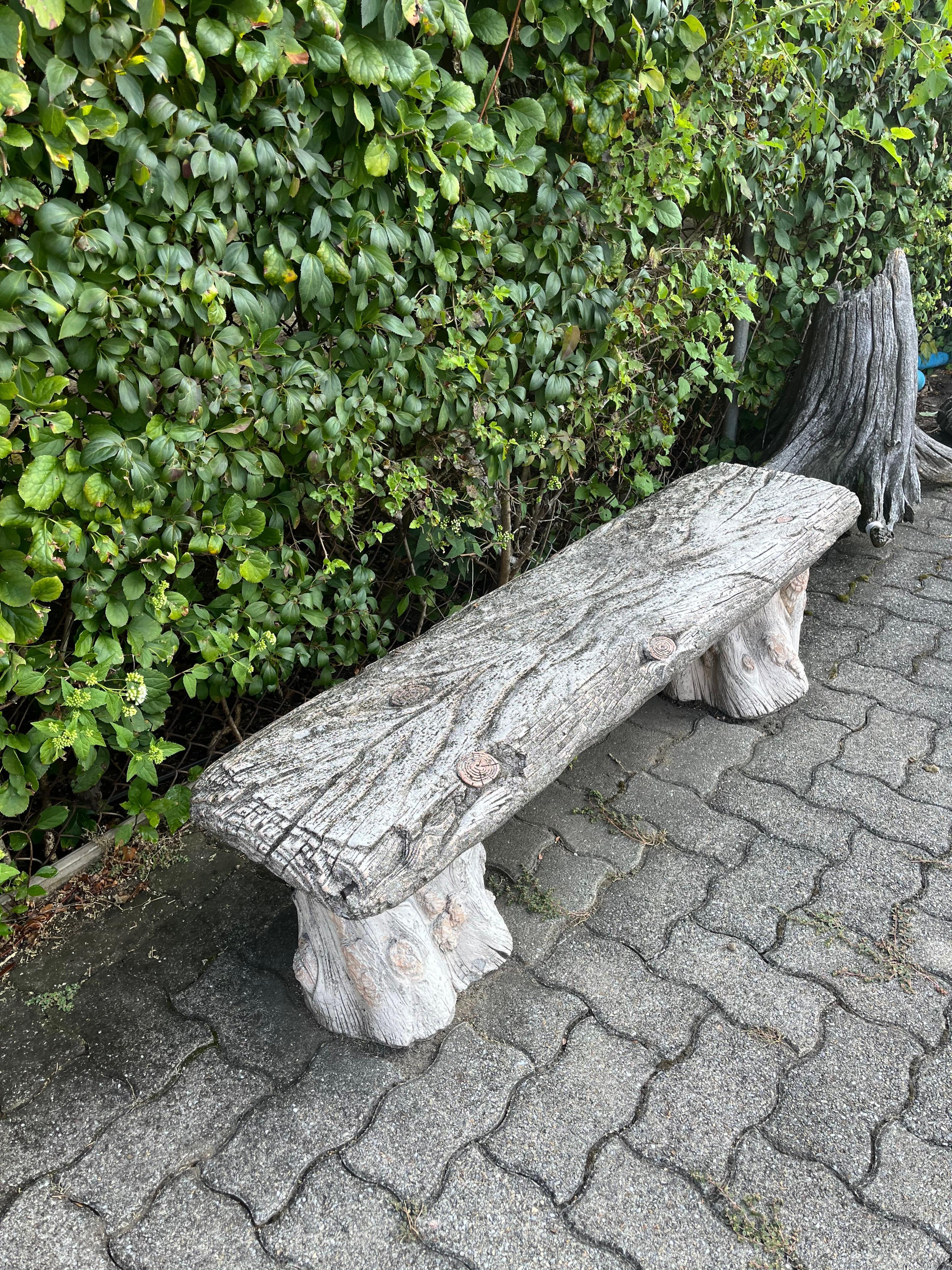 Effet bois Vintage Faux Bois Garden Bench en vente