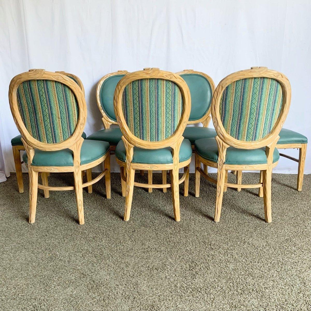 Sedia da pranzo in legno Faux Boi vintage con vinile turchese - Set di 8 In condizioni buone in vendita a Delray Beach, FL