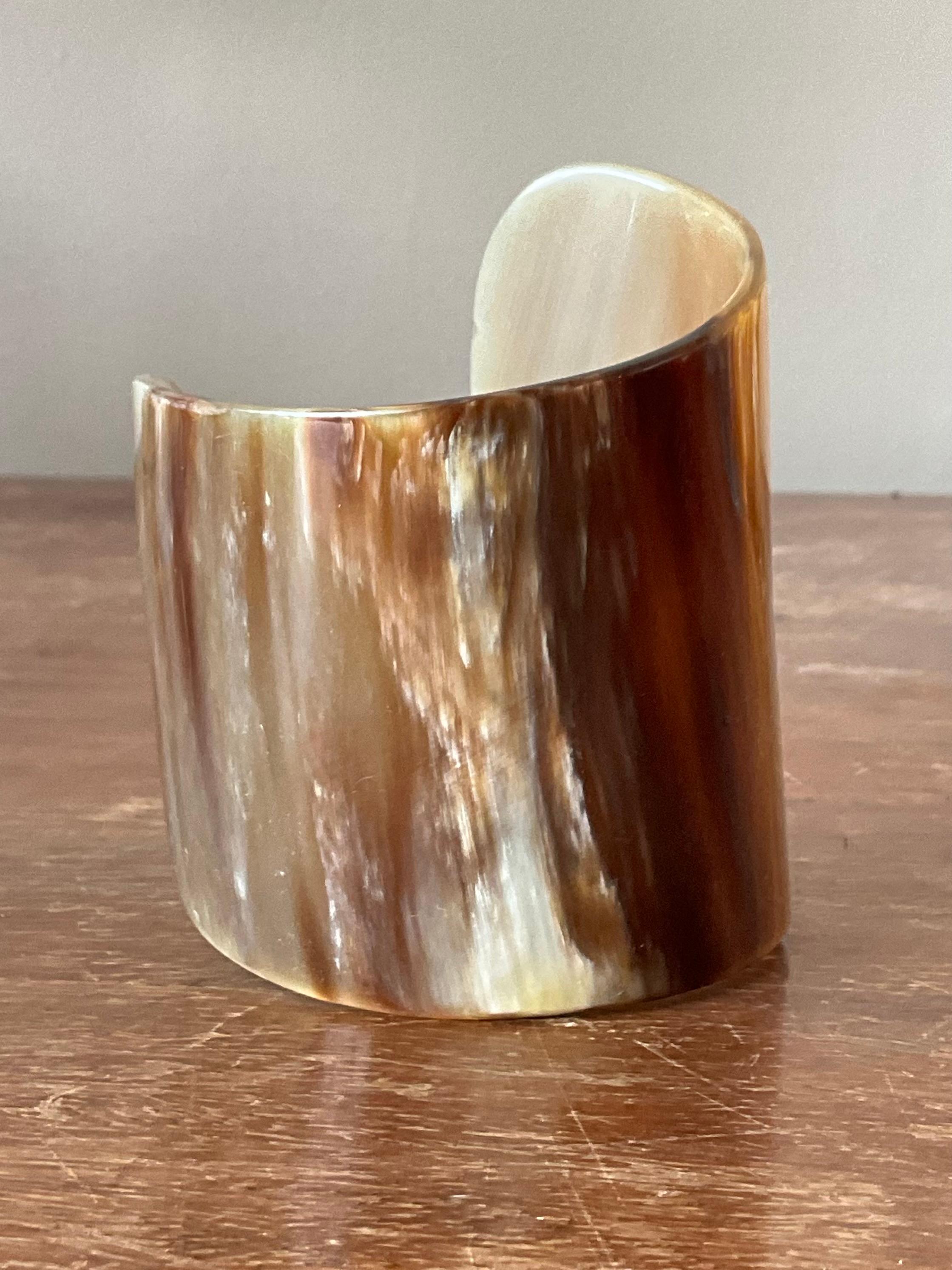 Brazalete vintage de resina imitación cuerno de búfalo en venta 5