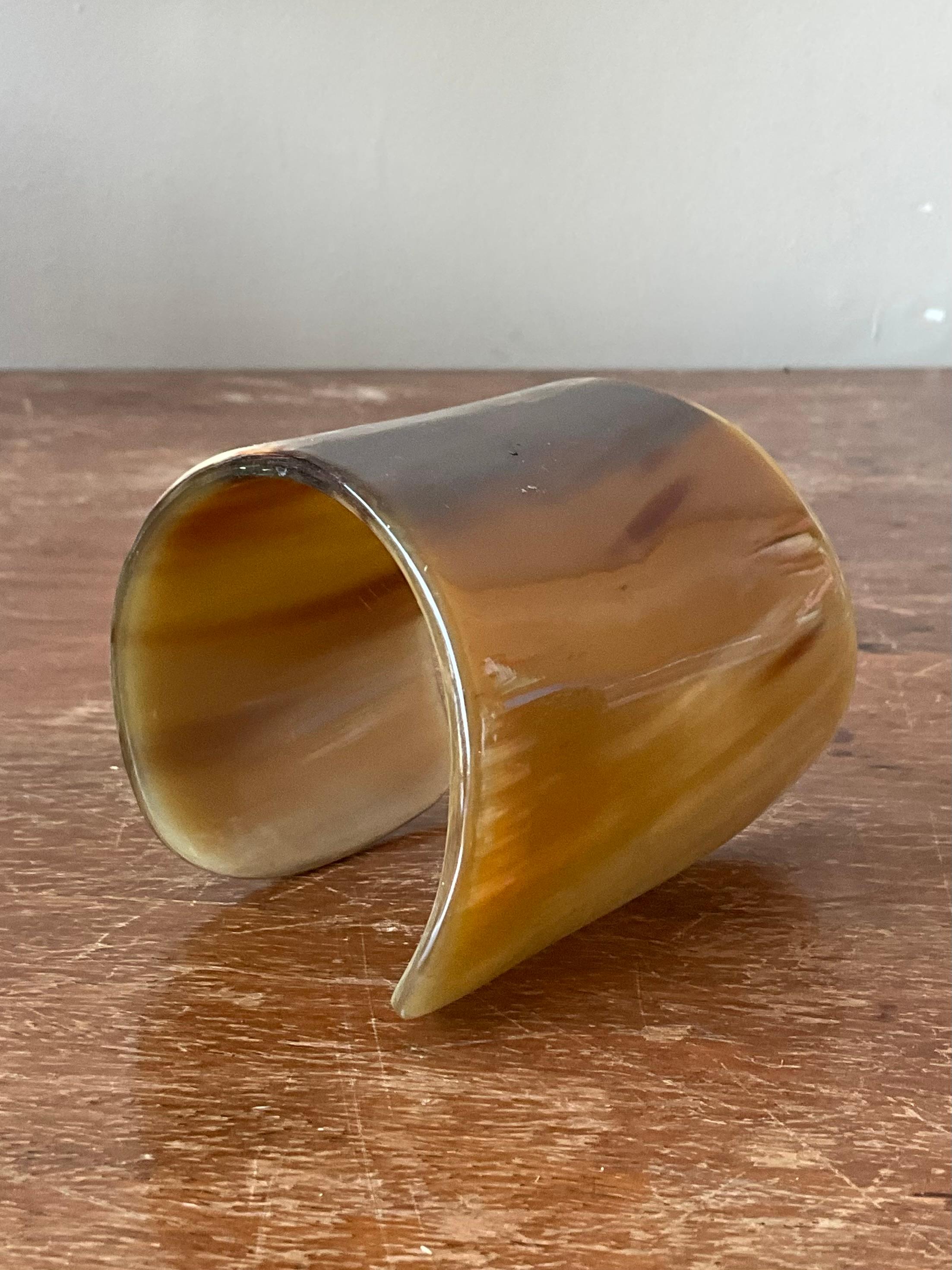 Brazalete vintage de resina imitación cuerno de búfalo Retro en venta