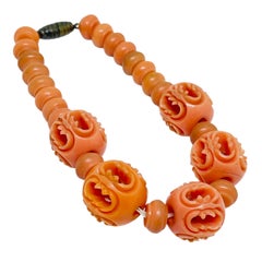 Vintage faux coral beaded bracelet
