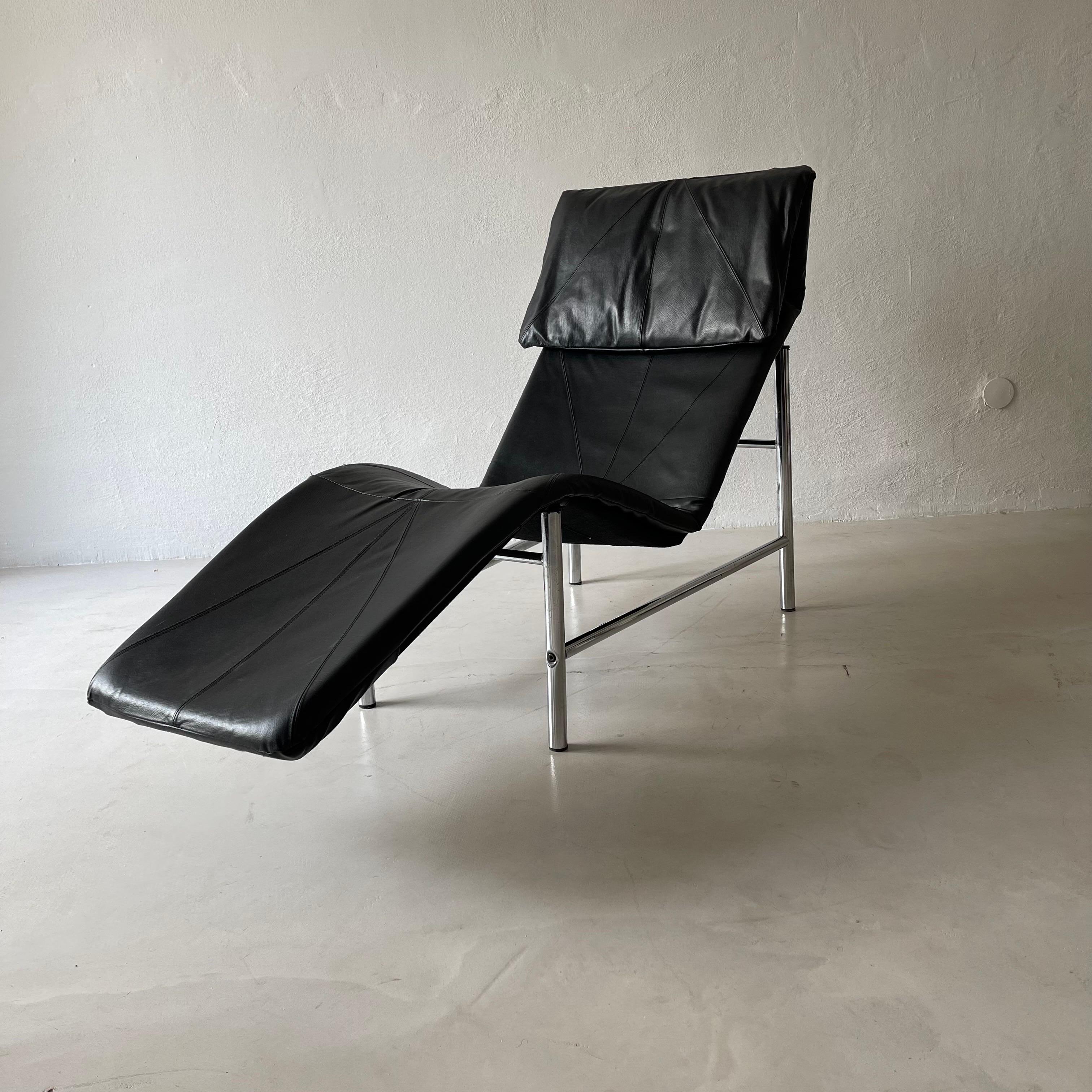 Vintage Faux Leather Chaise Longues by Tord Bjorklund Sweden, 1970 For Sale 1