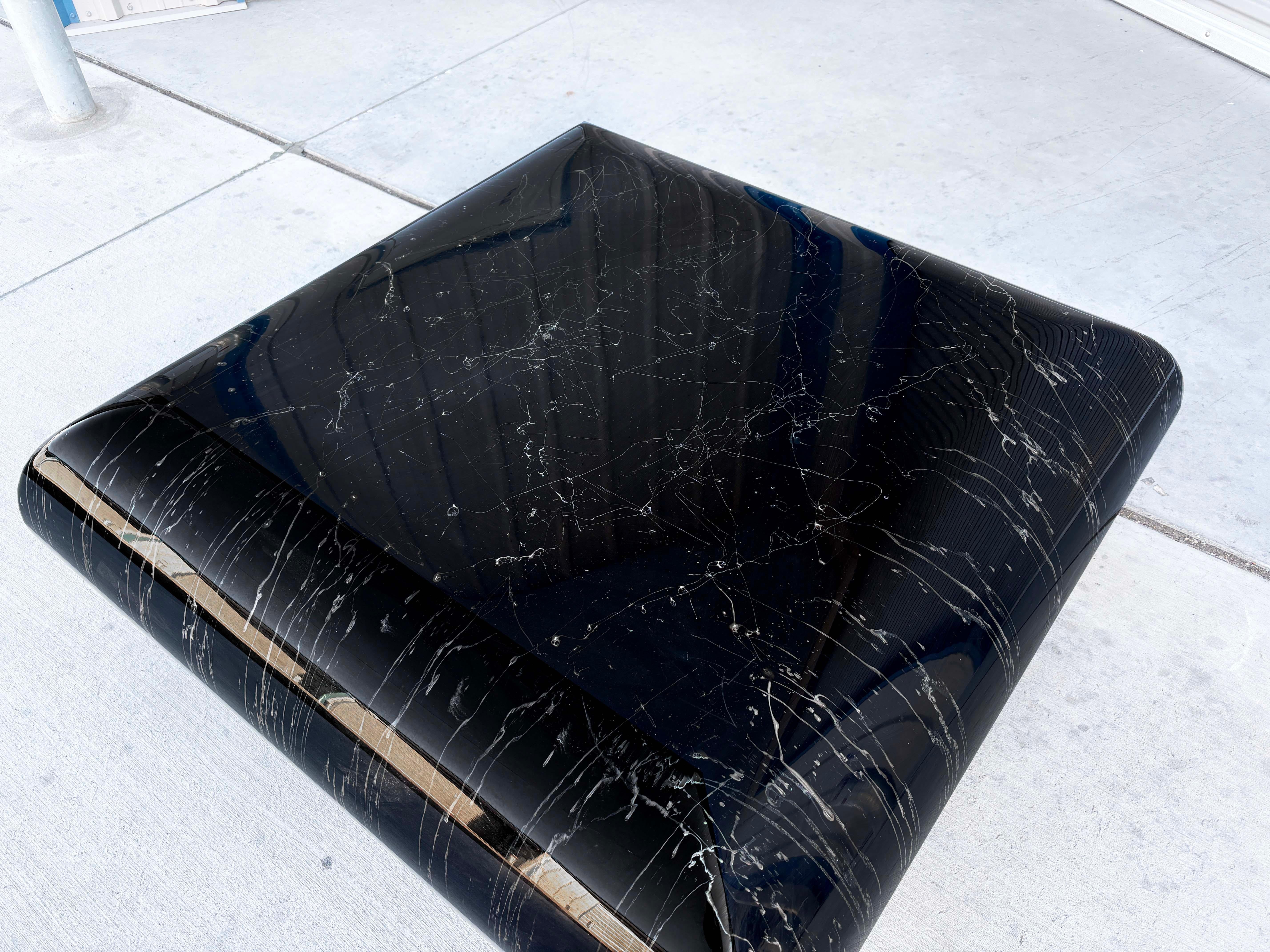 Vintage Faux Marble Coffee Table Styled After Willy Rizzo In Good Condition For Sale In North Hollywood, CA