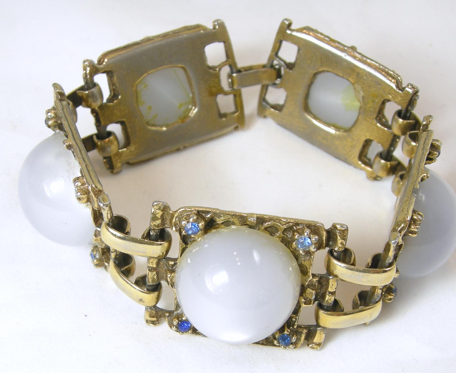 Vintage Faux Moonstone & Blue Crystals Bracelet In Good Condition For Sale In New York, NY