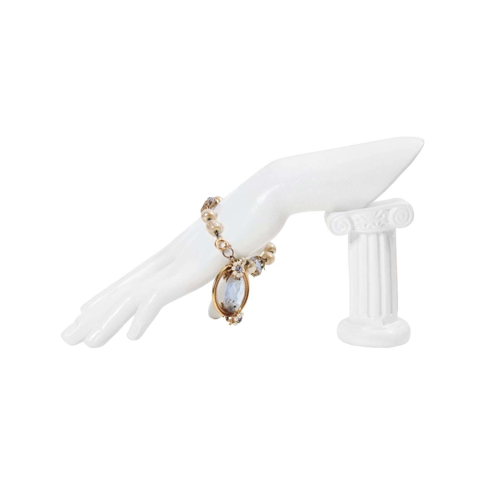 Vintage Faux Pearl Dangling Bracelet  With Lavender Crystal Pieces Circa 1960s For Sale 1