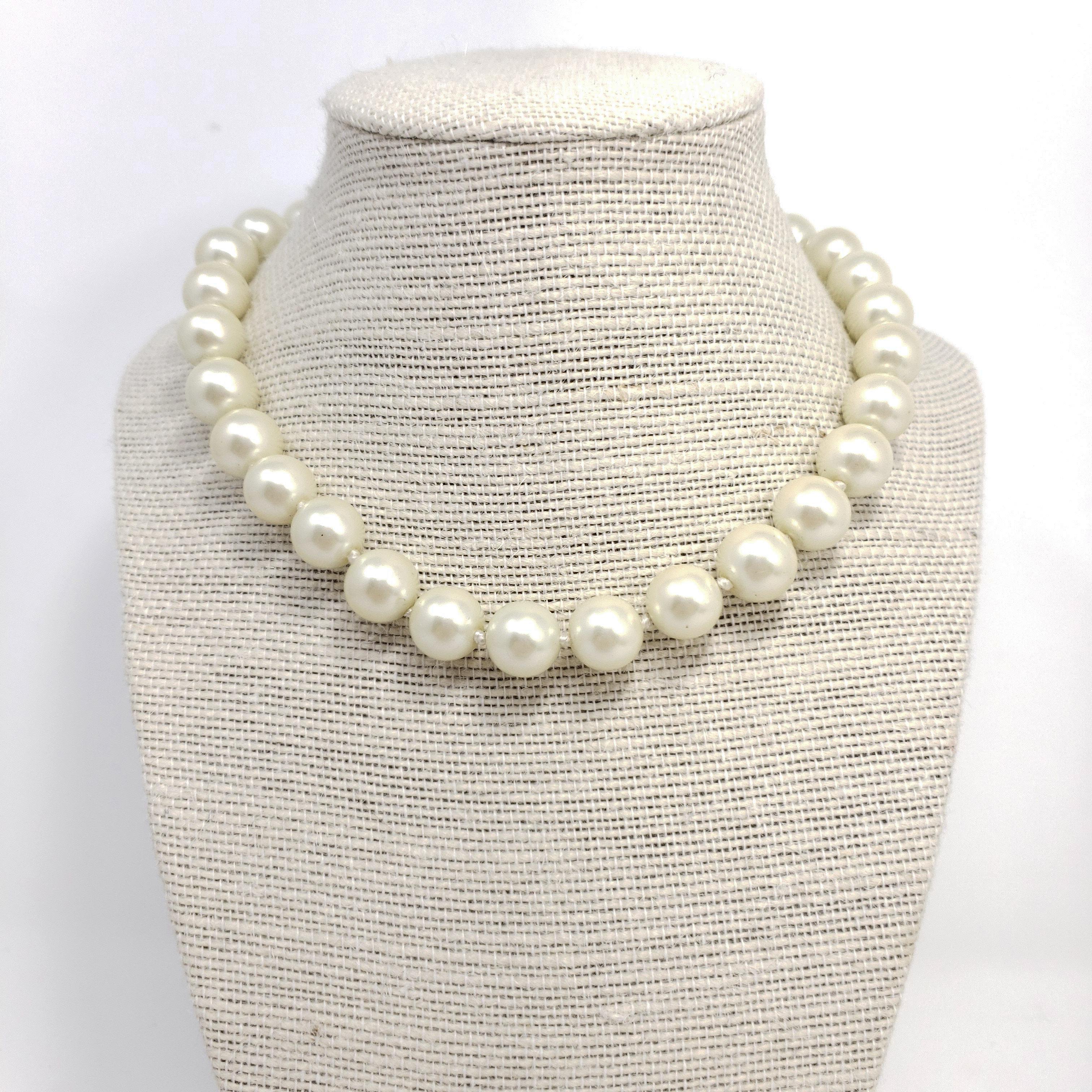 Vtg Faux Pearl Twisted Bead Center Choker Necklace Gold Tone Adj Length 
