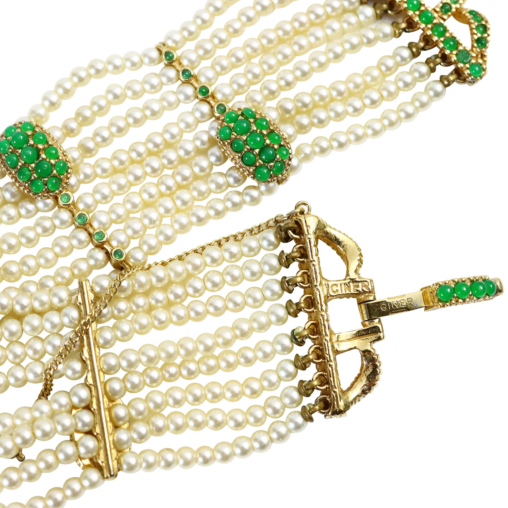 Perla finta vintage con accenti in oro e perline verdi  Bracciale circa anni '80 in vendita 4