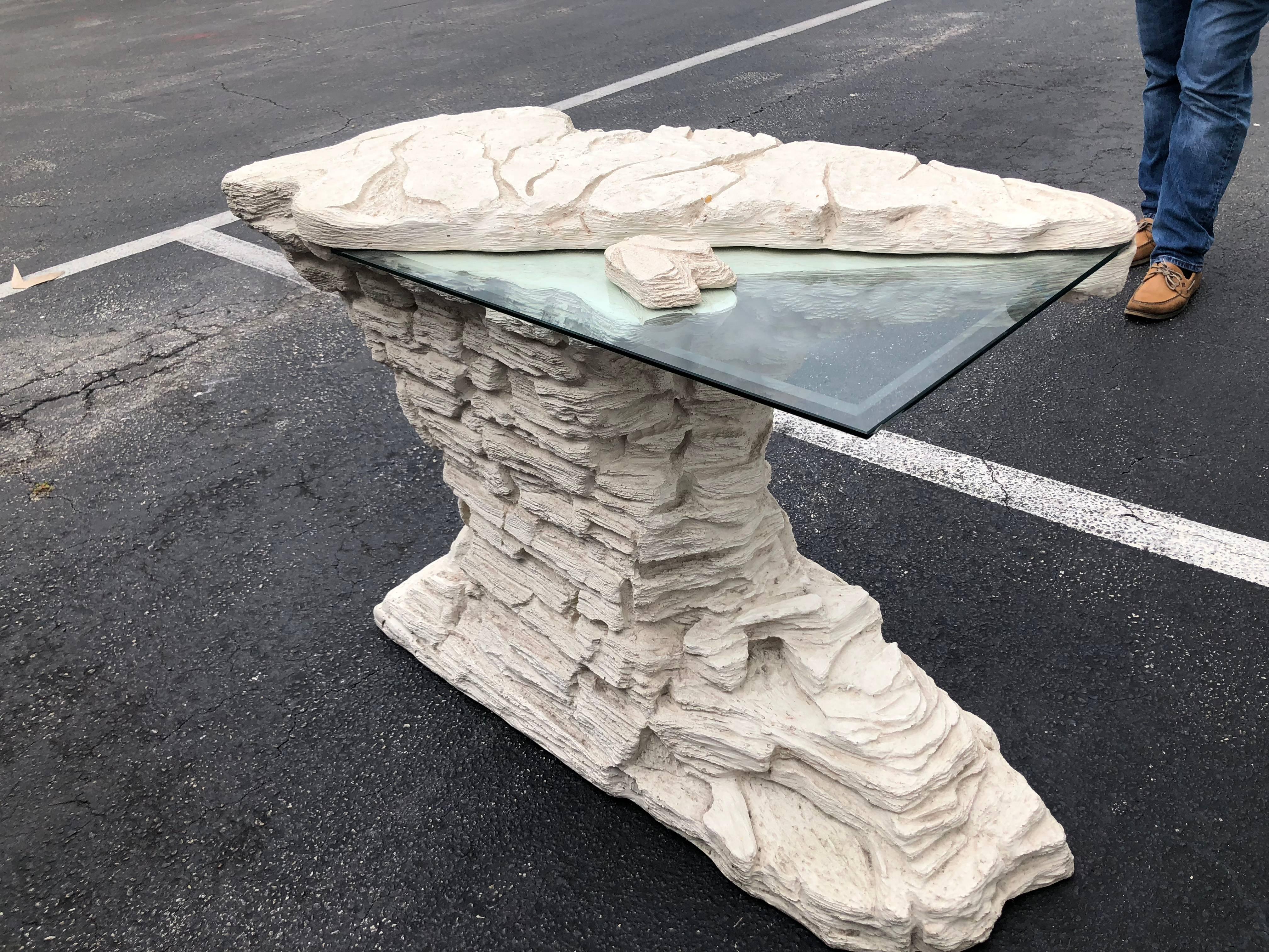 Table console Vintage Mid Century Modern Faux Rock Stone en vente 4
