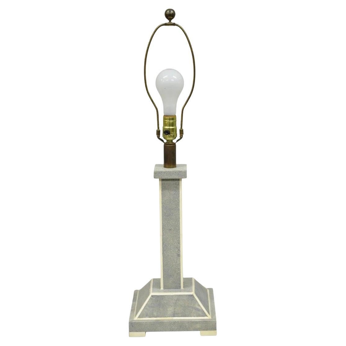 Lampe de table vintage en faux galuchat, colonne en peau de requin, gris, style Art Decoro