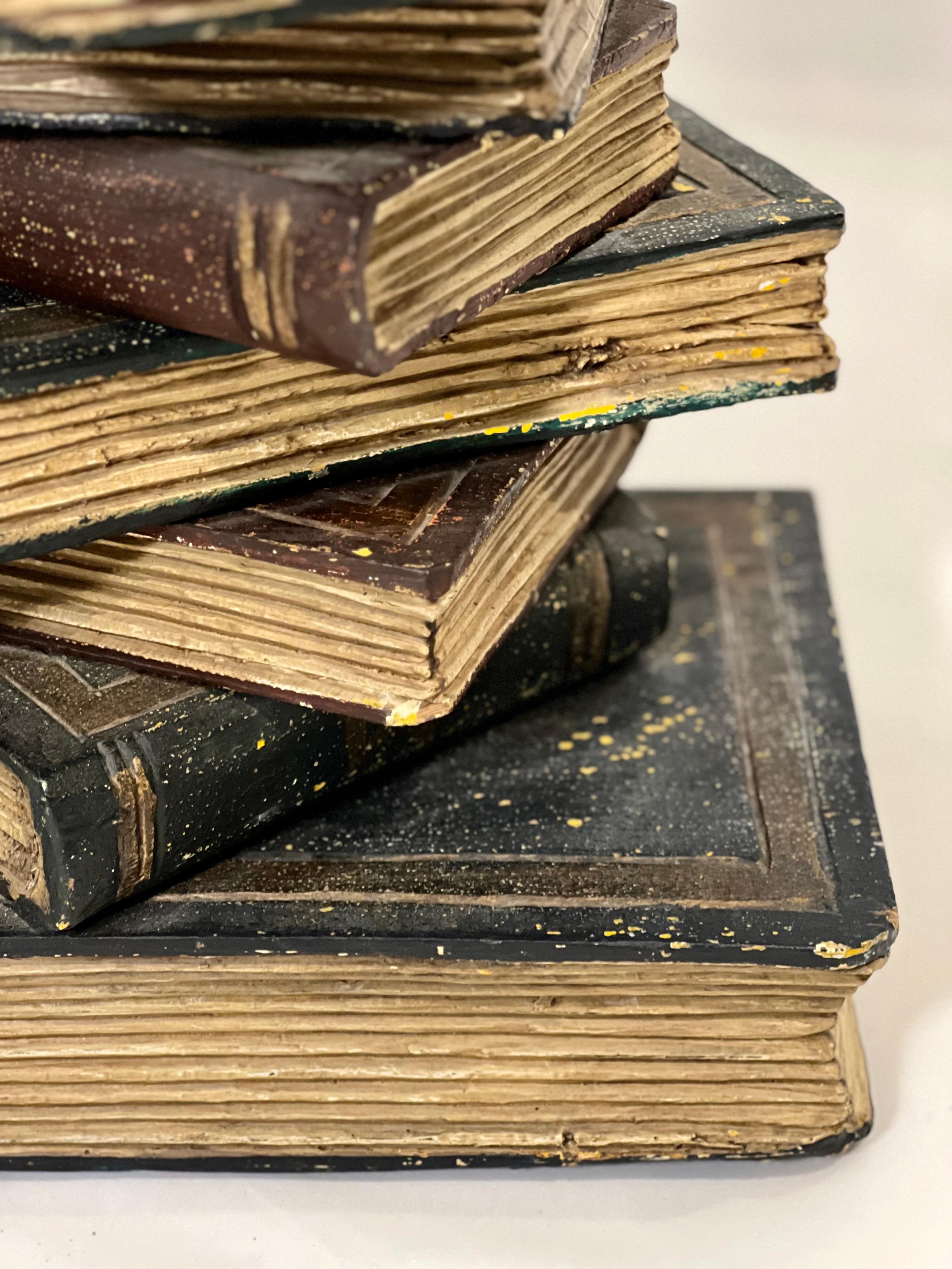 Vintage Faux gestapelt Buch skulpturale Wood Beistelltisch im Angebot 2