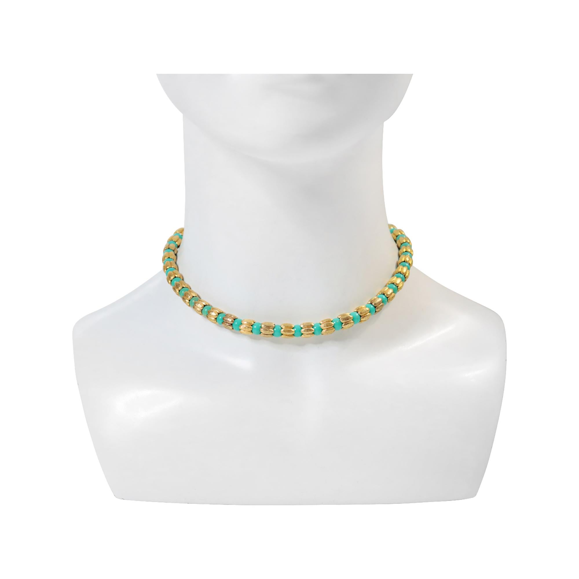 Vintage Faux Türkis Goldton Perlen Halsband Goldton Perlen CIRCA 1980s (Moderne) im Angebot