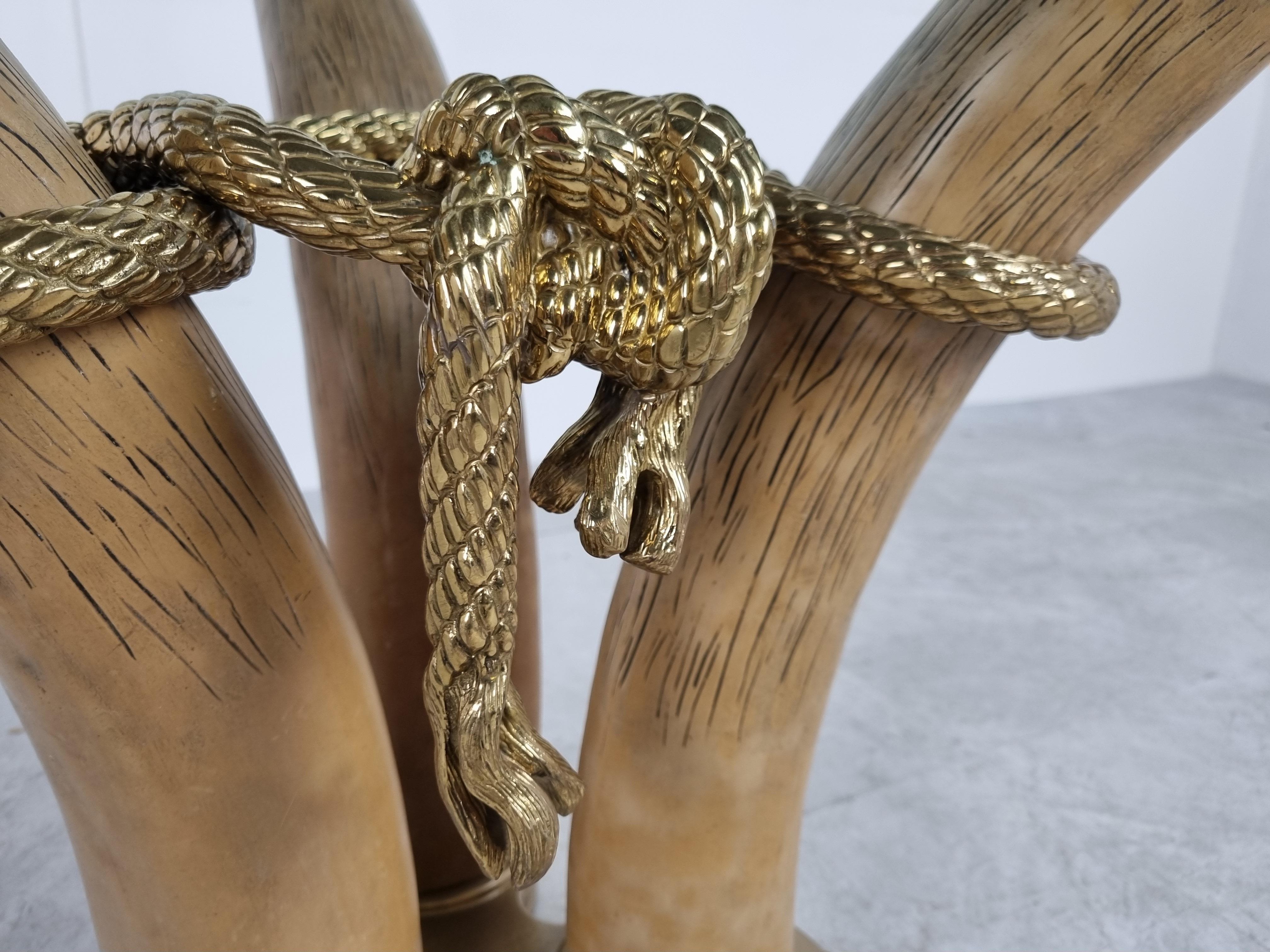 italien Table centrale ou table d'appoint vintage en fausse bosse, 1970 en vente