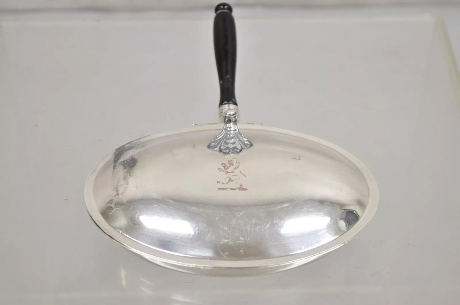 Vintage FB Rogers Silver Plated Silent Butler Krümelfänger w / Woodem Handle im Zustand „Gut“ im Angebot in Philadelphia, PA
