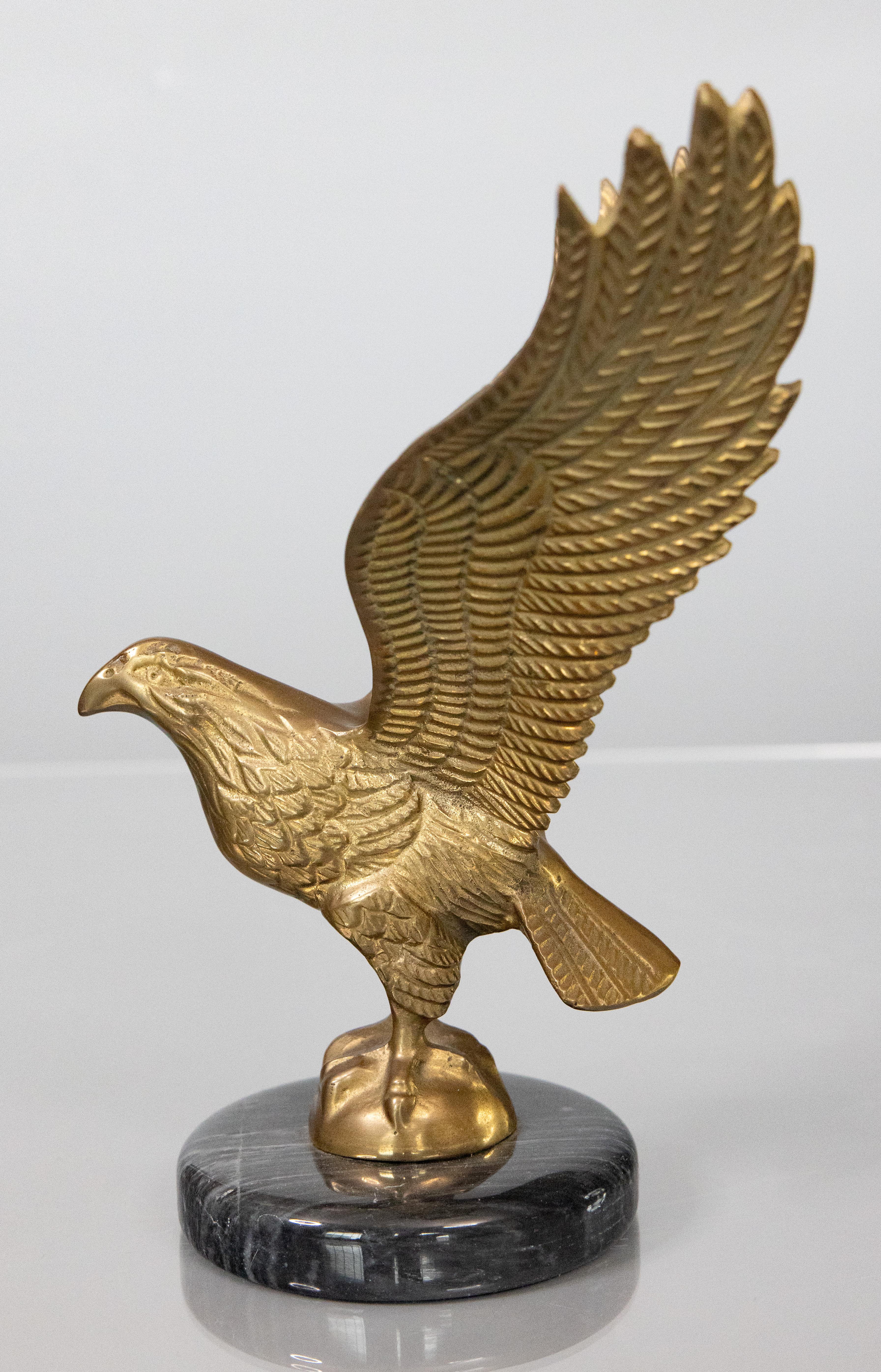 Vintage Federal Brass Eagle Skulptur mit Marmorsockel (amerikanisch)