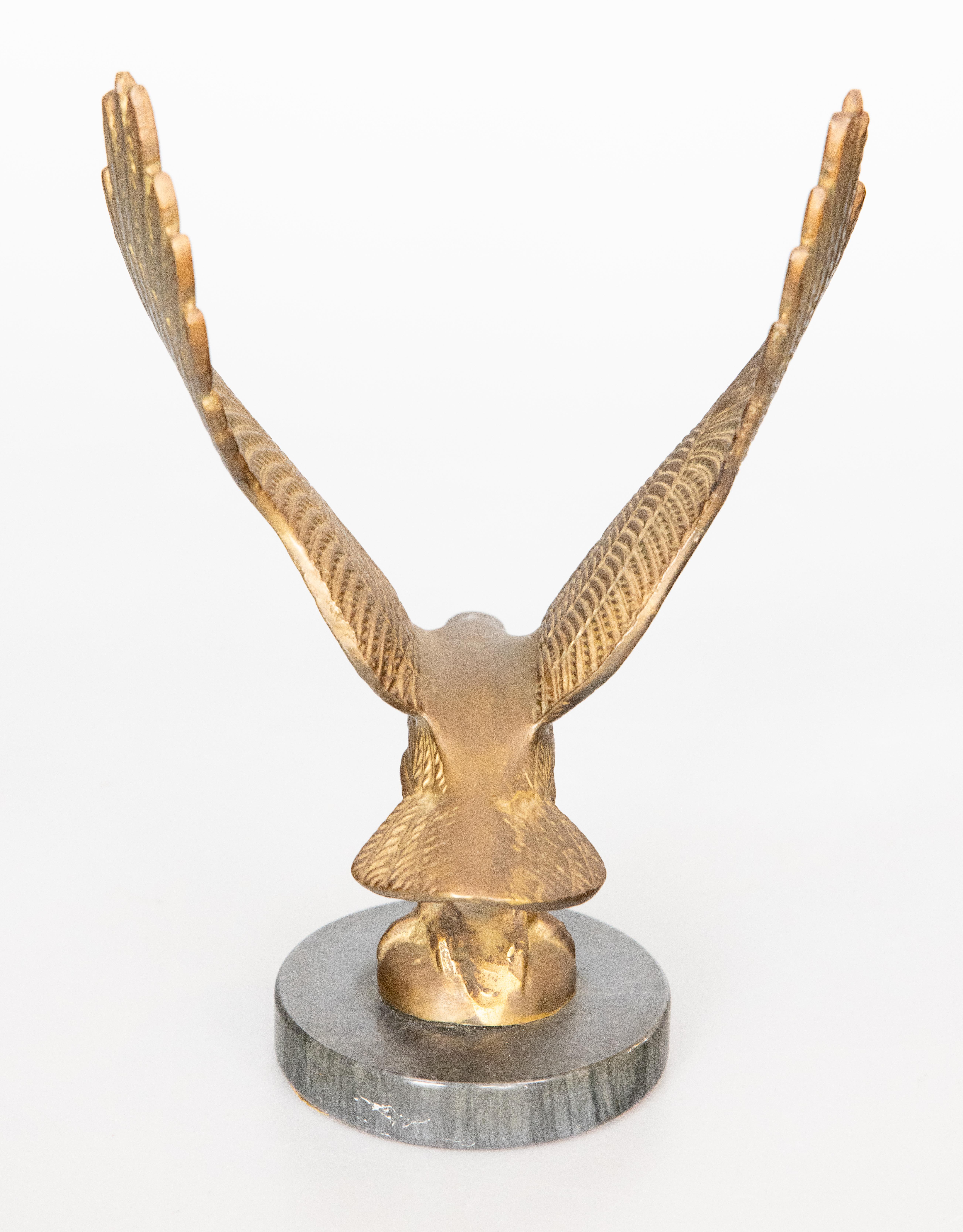 20th Century Vintage Federal Brass Eagle Sculpture With Marble Base For Sale