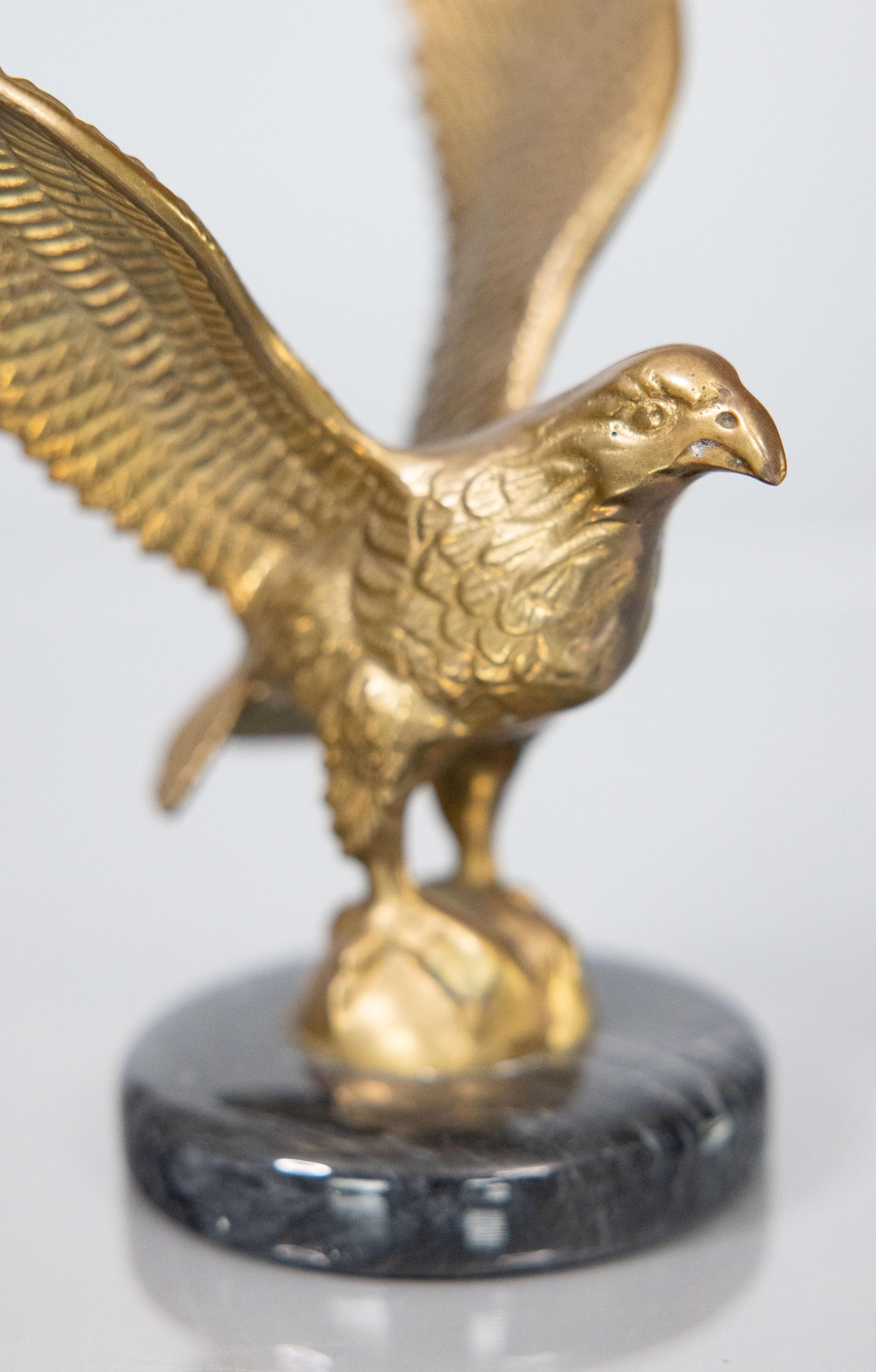 Vintage Federal Brass Eagle Skulptur mit Marmorsockel (Messing)