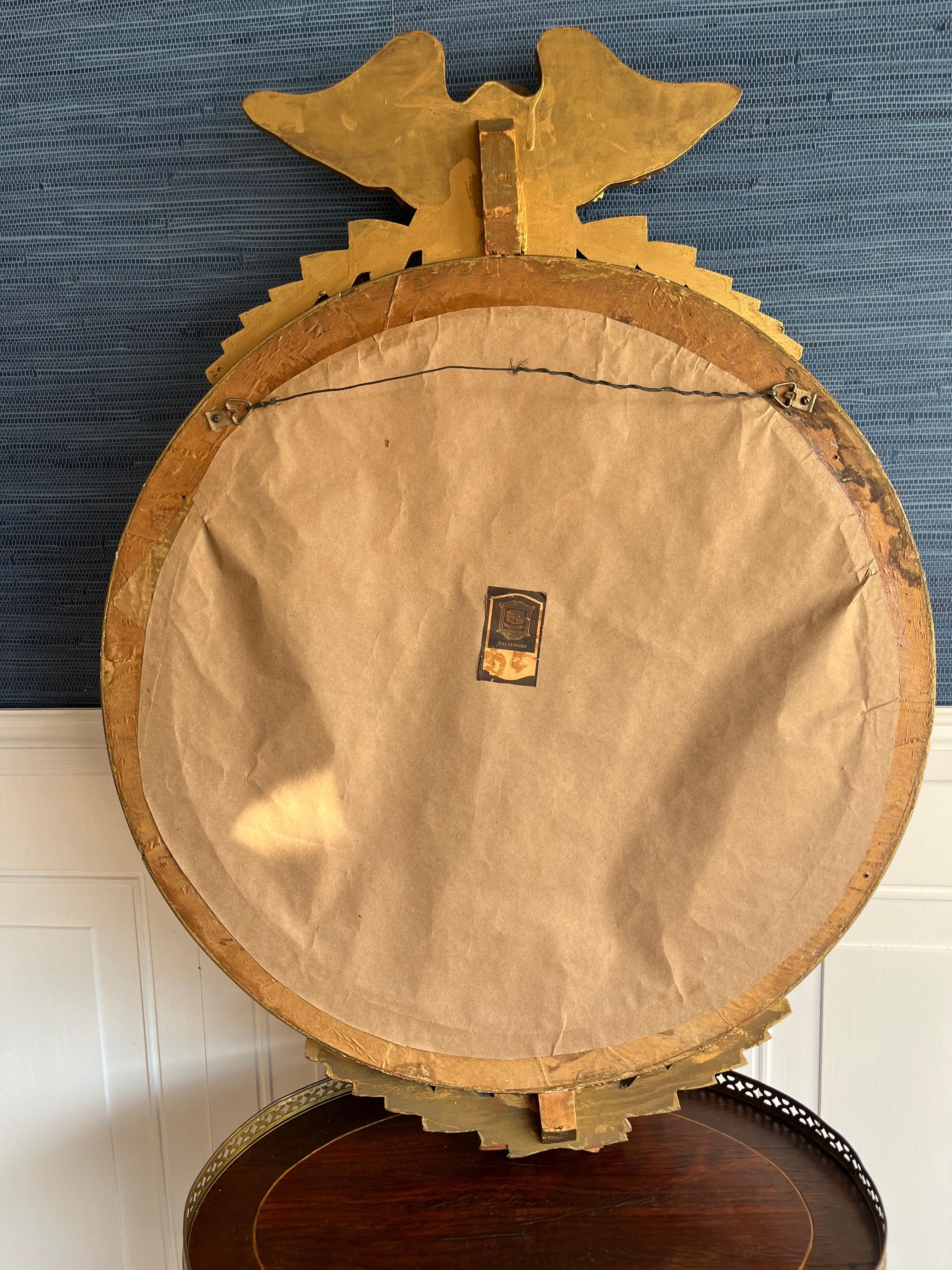 Espejo con marco redondo vintage Federal Eagle Convex Gold Gilt Wood - Fabricado en EE.UU. en venta 2